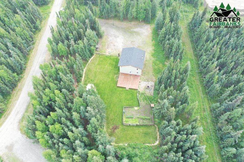 4. Single Family Homes for Sale at 2586 KALISPELL LOOP Fairbanks, Alaska 99705 United States