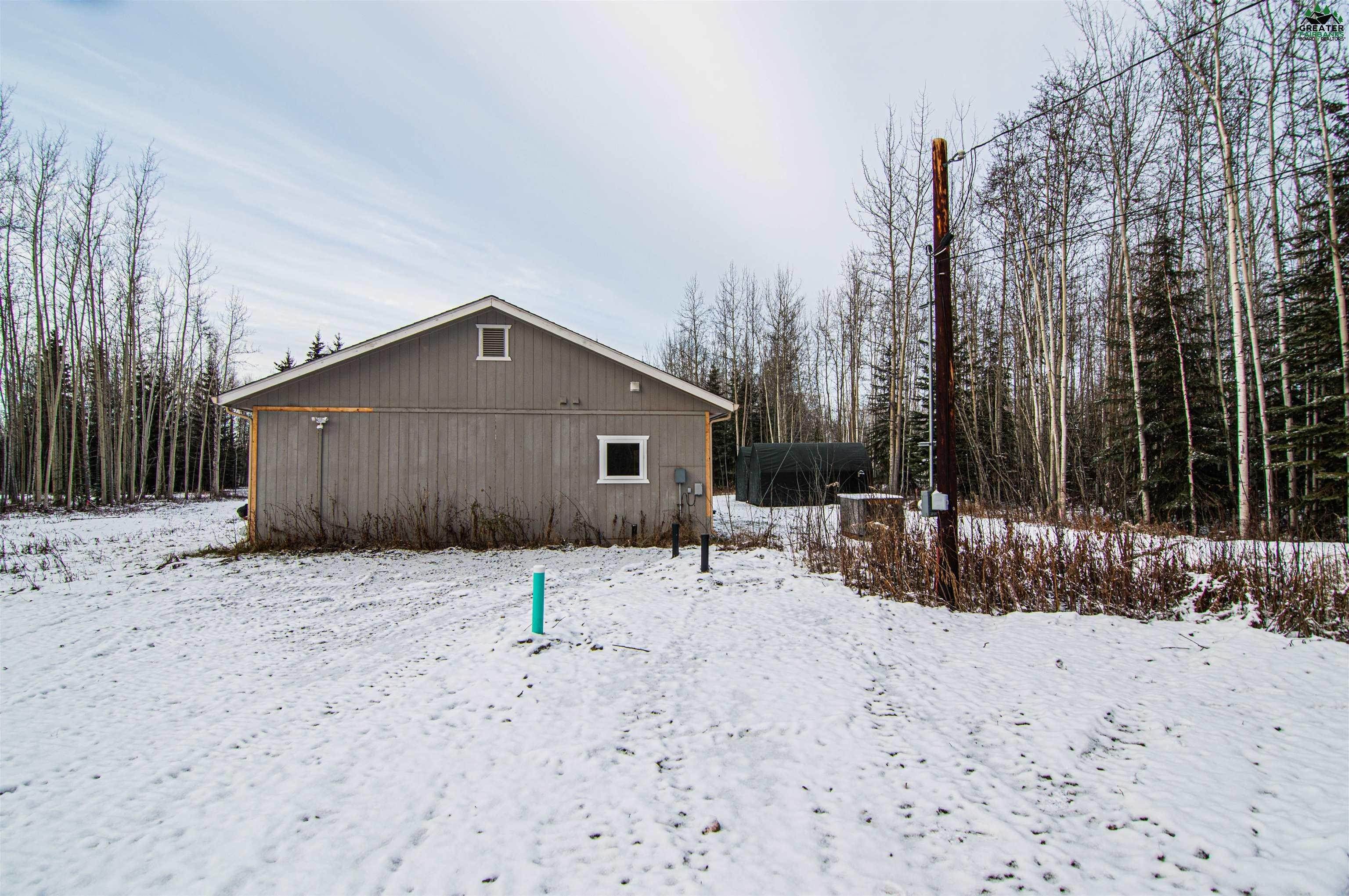 5. Single Family Homes for Sale at 2390 EDSSON AVENUE North Pole, Alaska 99705 United States