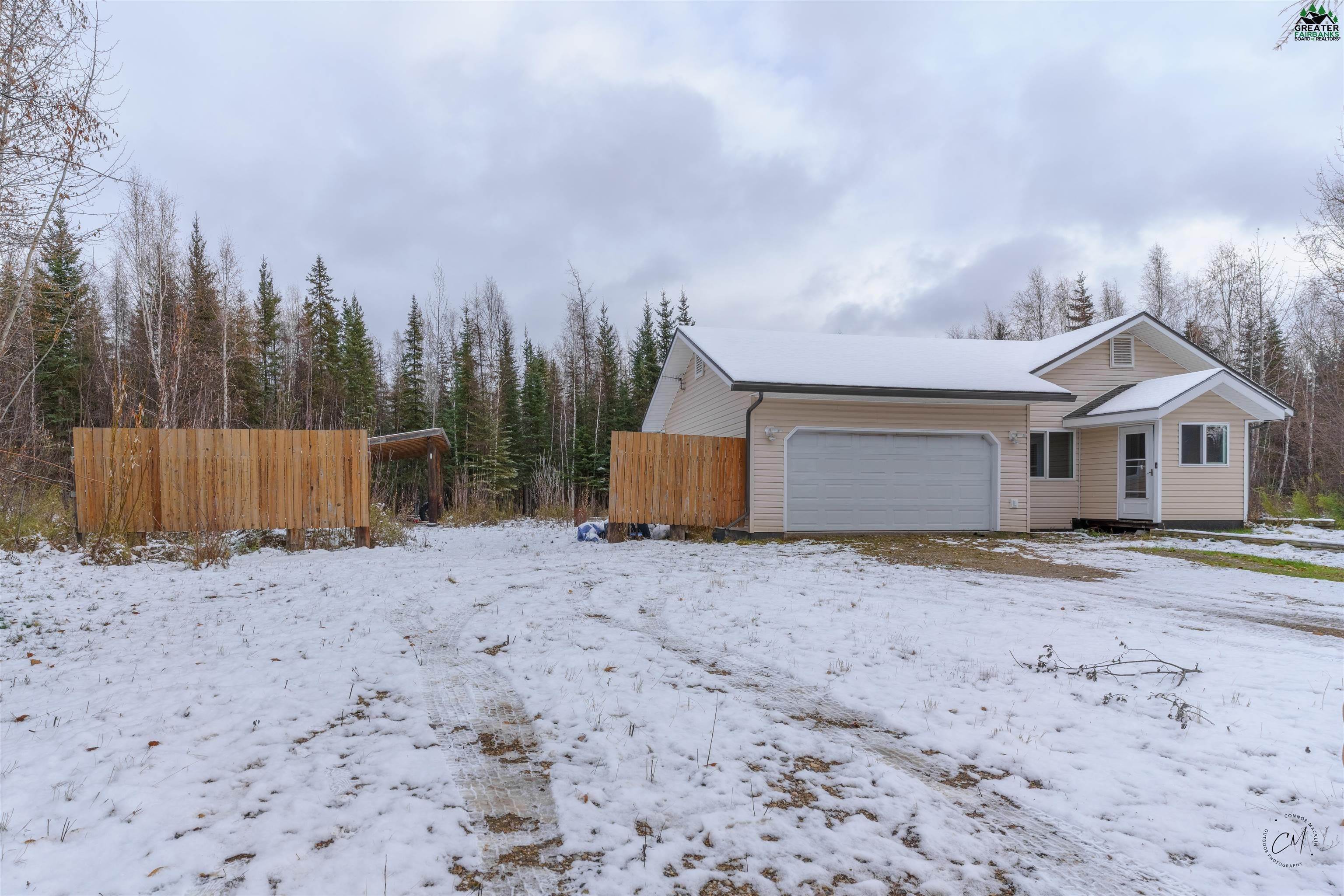 19. Single Family Homes for Sale at 1310 CARAT LOOP ROAD North Pole, Alaska 99705 United States