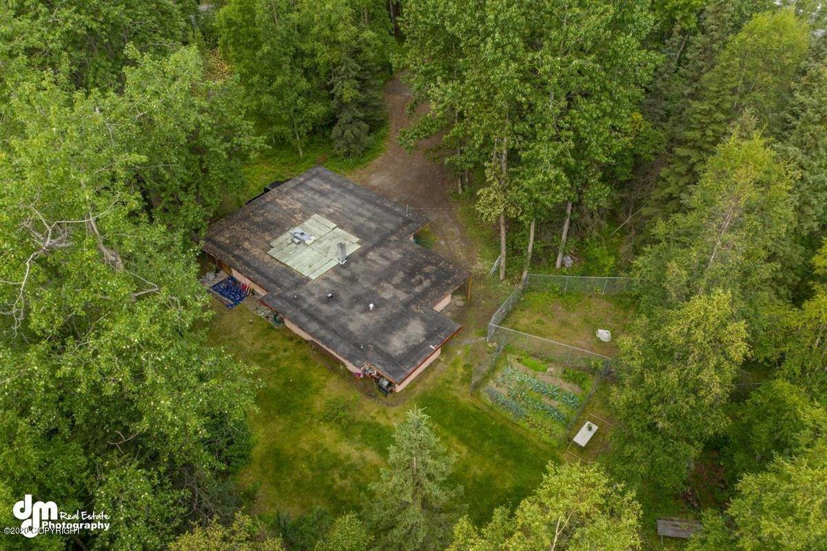 4. Single Family Homes for Sale at 1700 E Tudor Road Anchorage, Alaska 99507 United States