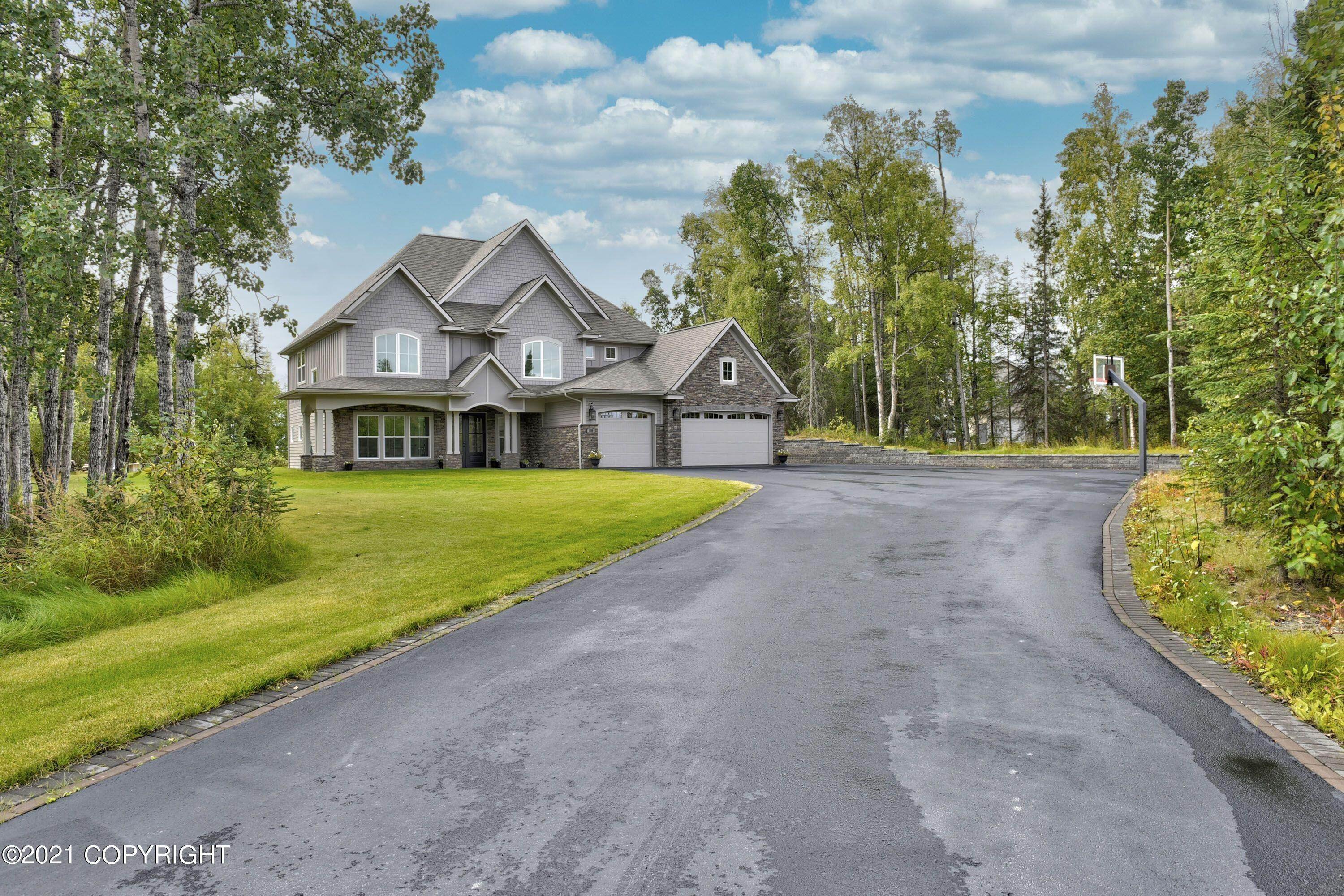 33. Single Family Homes for Sale at 1350 Chinook Drive Kenai, Alaska 99611 United States