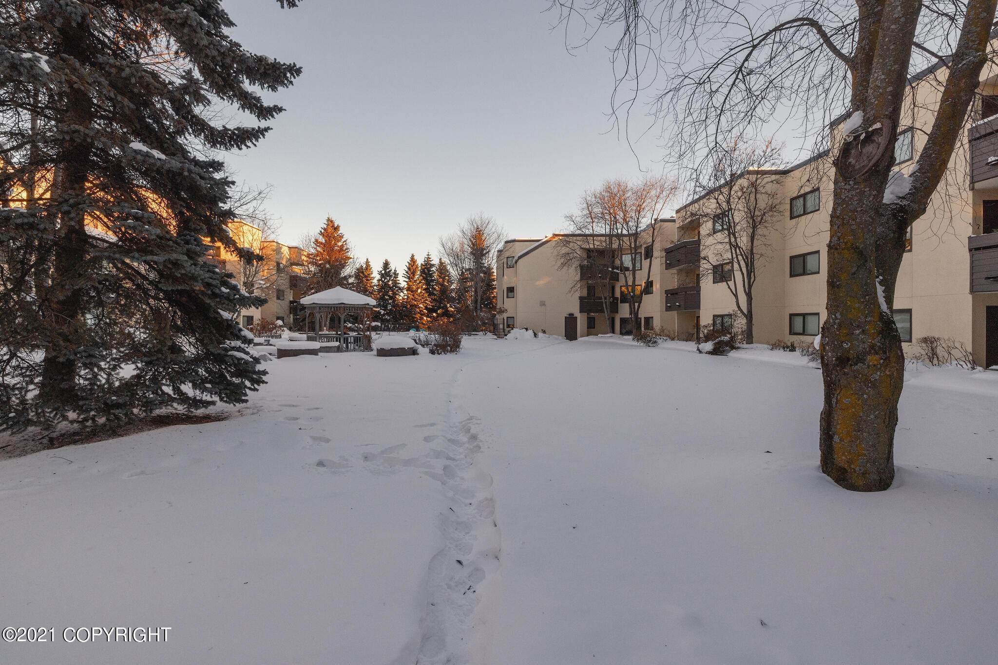 21. Condominiums for Sale at Anchorage, Alaska United States