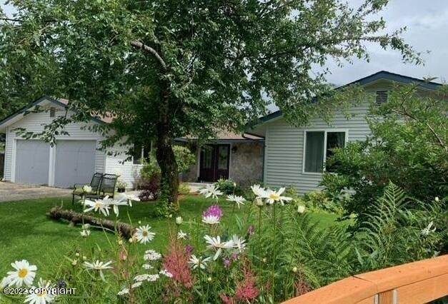 Single Family Homes por un Venta en 9341 Center Court Juneau, Alaska 99801 Estados Unidos