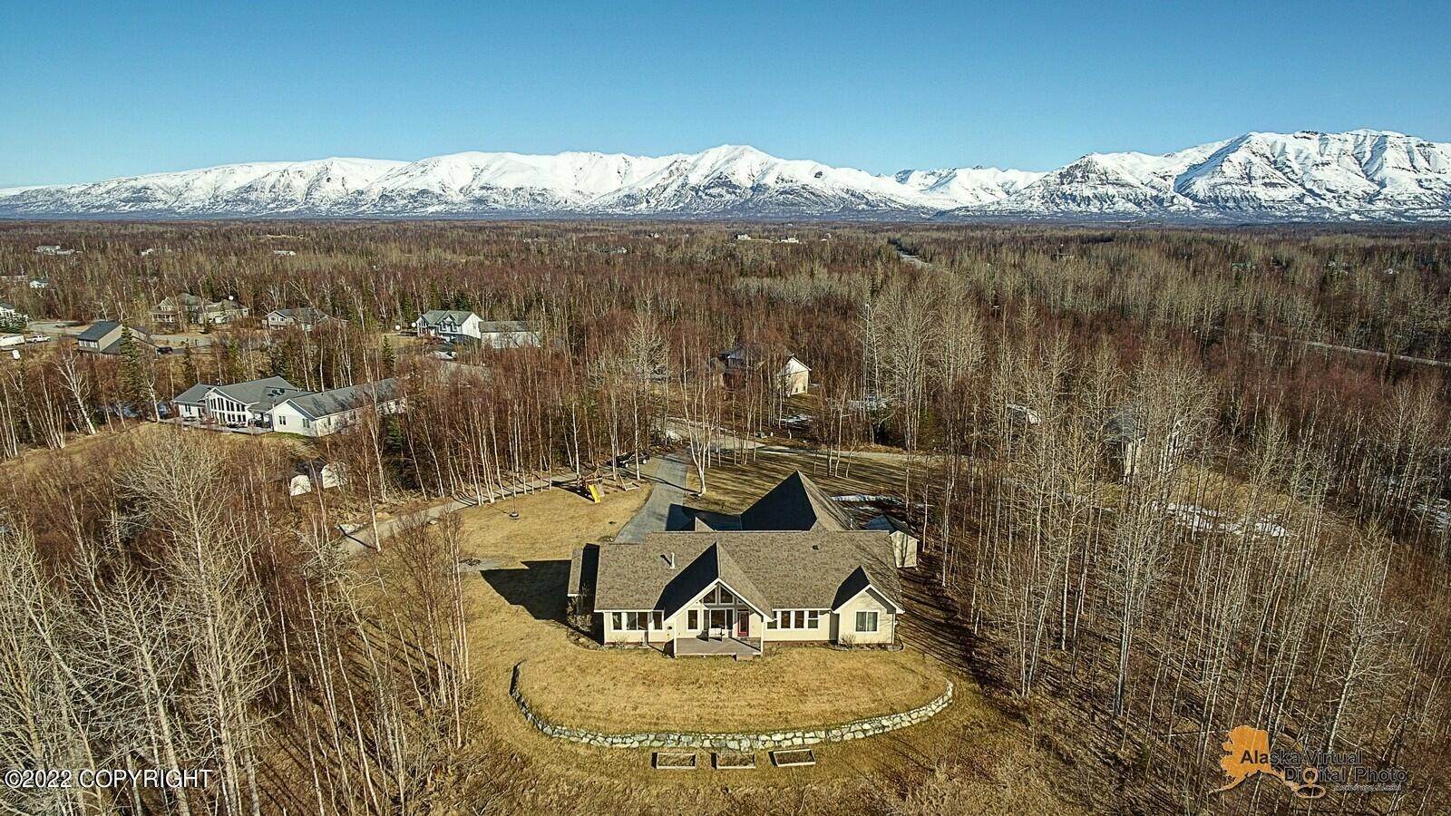 10. Single Family Homes for Sale at 10464 E Winterwood Circle Palmer, Alaska 99645 United States