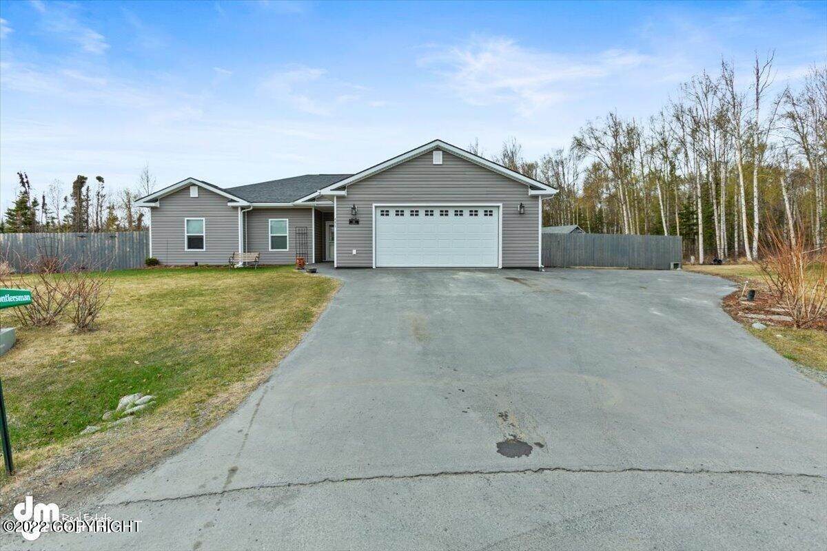 36. Single Family Homes for Sale at 491 W Goldenwood Street Wasilla, Alaska 99654 United States