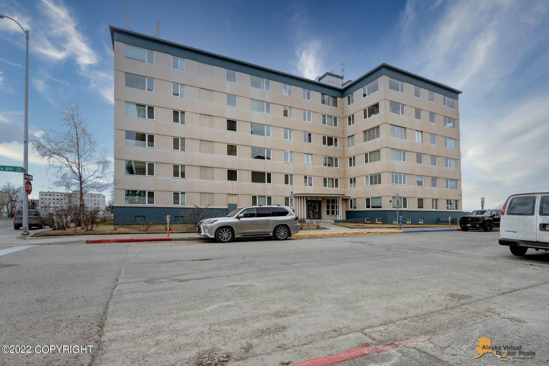 32. Condominiums for Sale at 1110 W 6th Avenue #210 Anchorage, Alaska 99501 United States