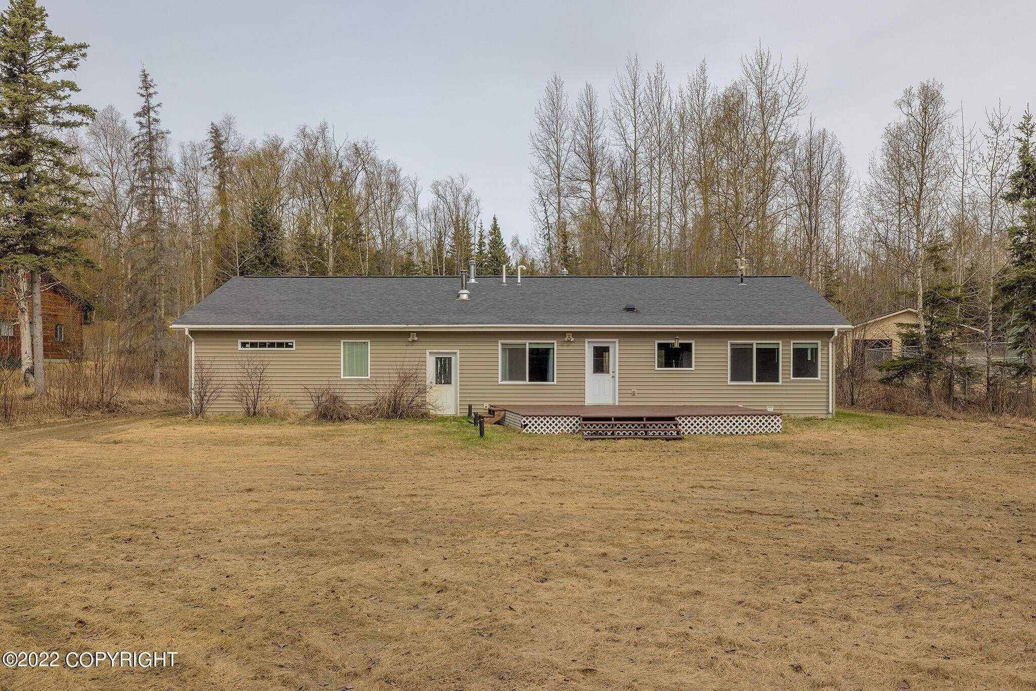 6. Single Family Homes for Sale at 630 E Agate Lane Wasilla, Alaska 99654 United States