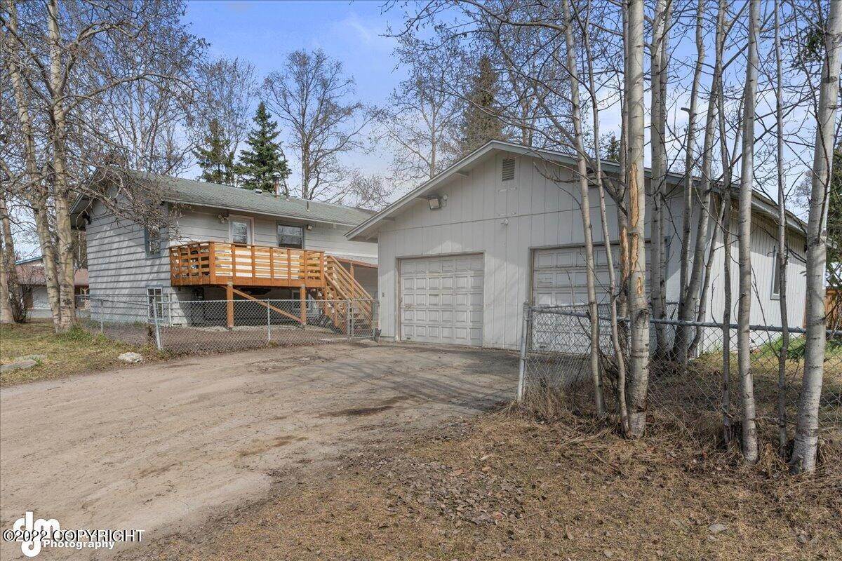 36. Single Family Homes for Sale at 1308 E 27th Avenue Anchorage, Alaska 99508 United States