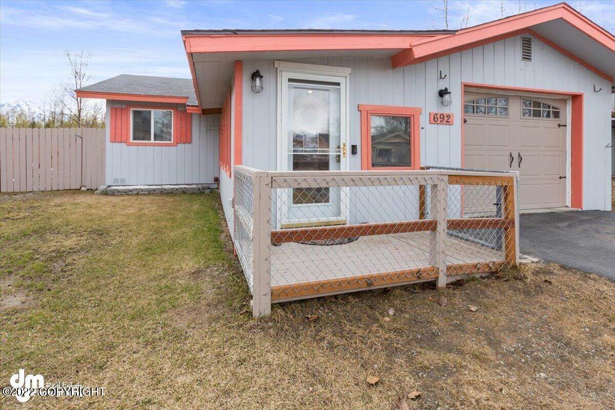42. Single Family Homes for Sale at 692 W Fern Avenue Palmer, Alaska 99645 United States