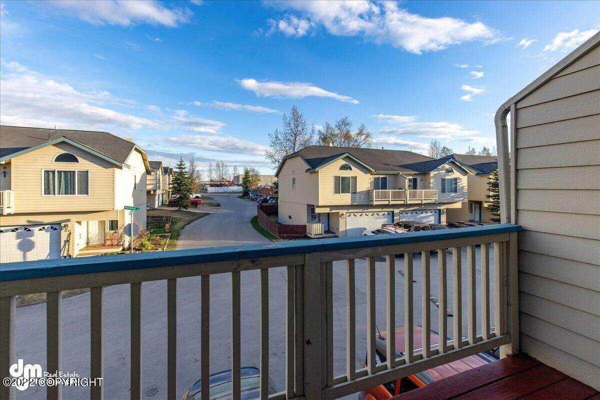 23. Condominiums for Sale at 1627 Woodroe Lane #70 Anchorage, Alaska 99507 United States