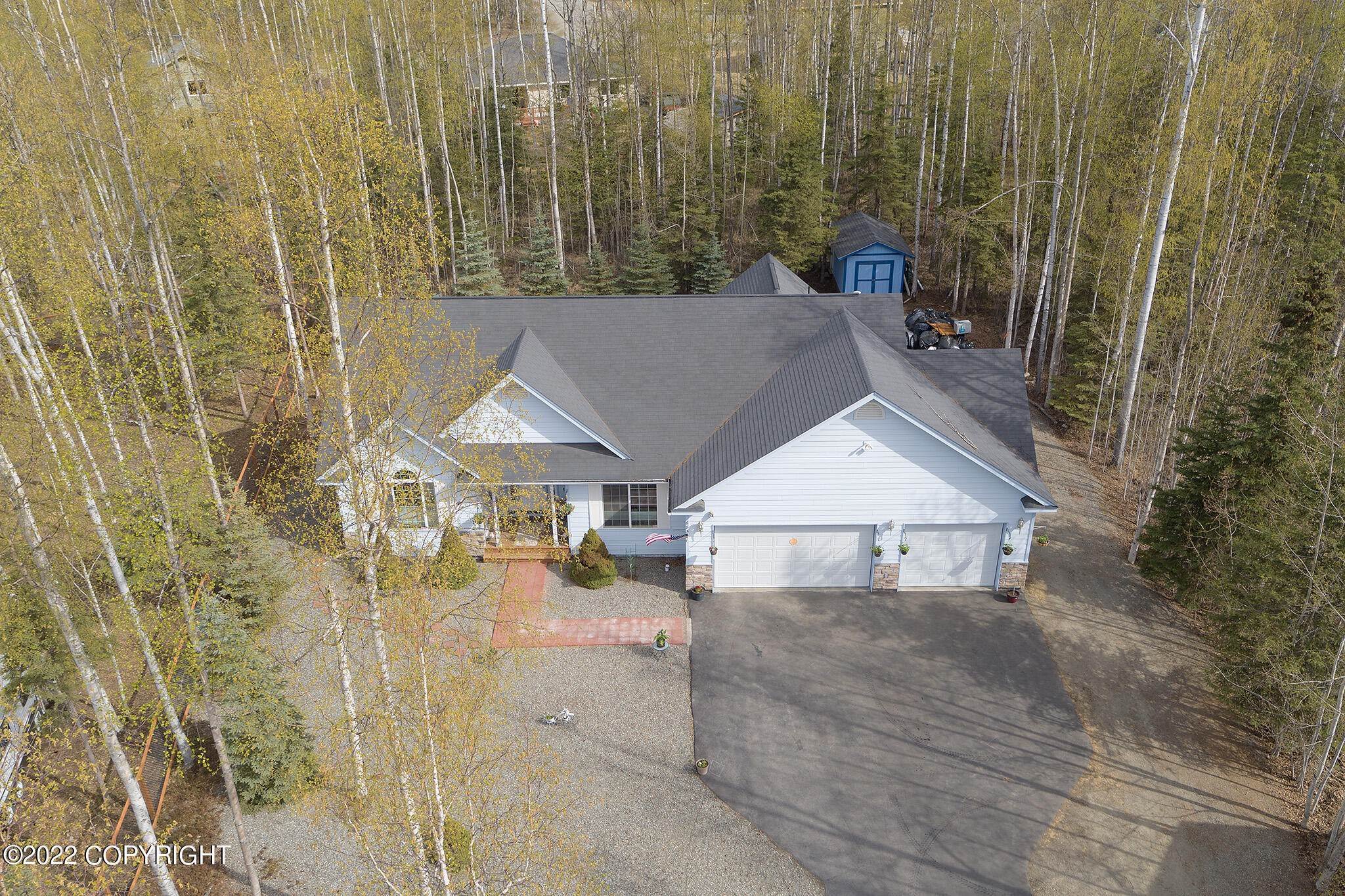 4. Single Family Homes for Sale at 6831 W Rasmussen Place Wasilla, Alaska 99623 United States