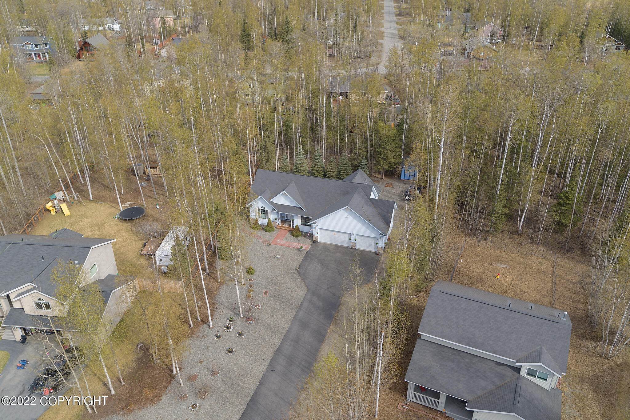 9. Single Family Homes for Sale at 6831 W Rasmussen Place Wasilla, Alaska 99623 United States