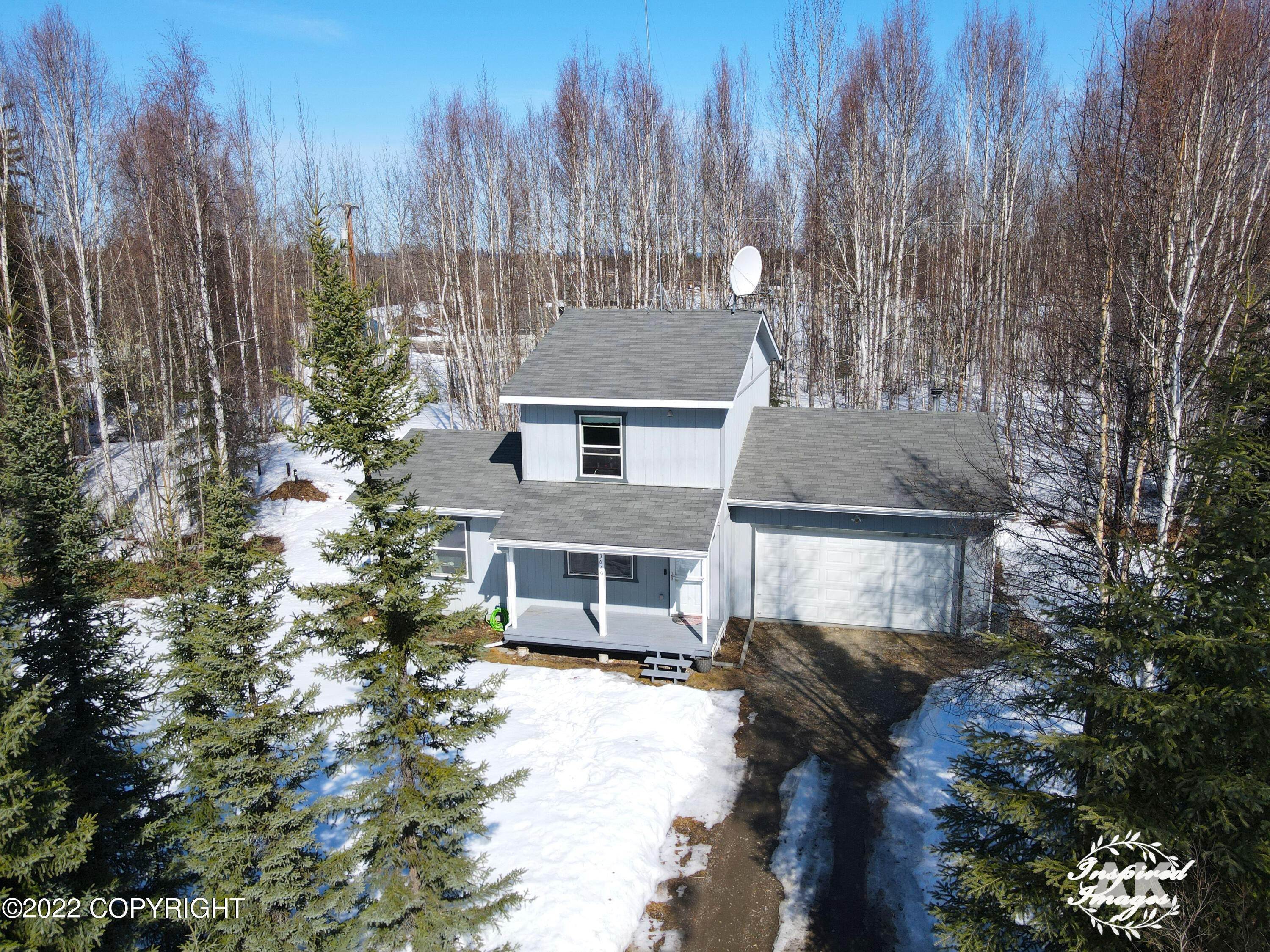 31. Single Family Homes for Sale at 3640 Lyle Avenue North Pole, Alaska 99705 United States