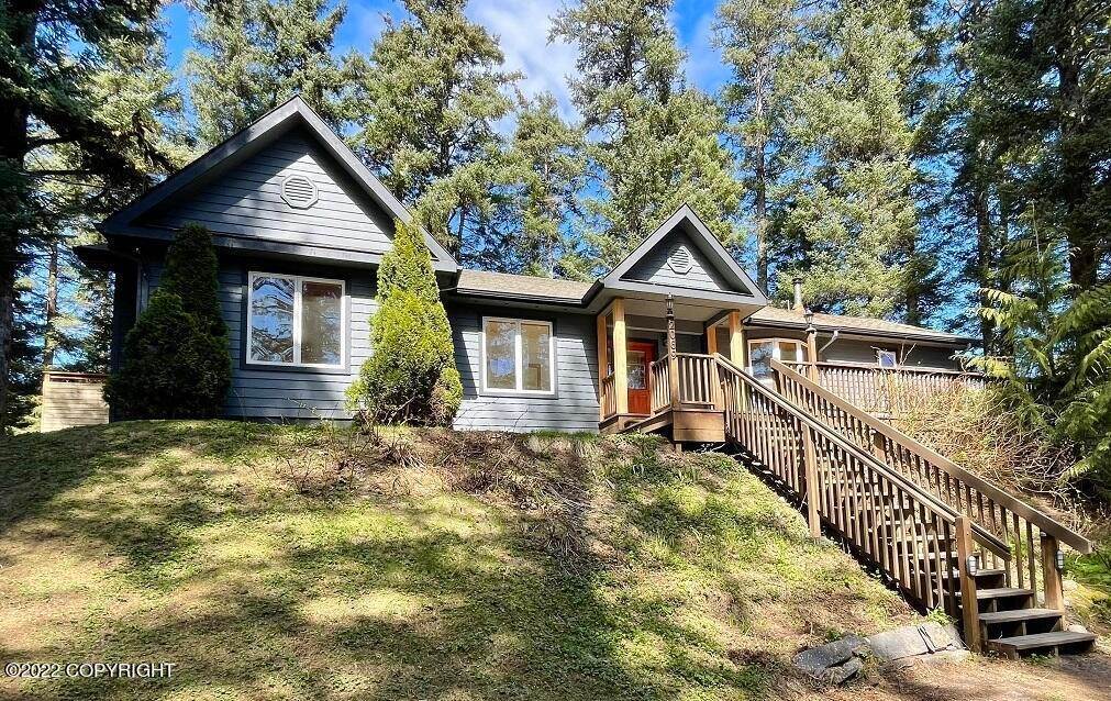 Single Family Homes 为 销售 在 2069 Ridge Circle Kodiak, 阿拉斯加州 99615 美国