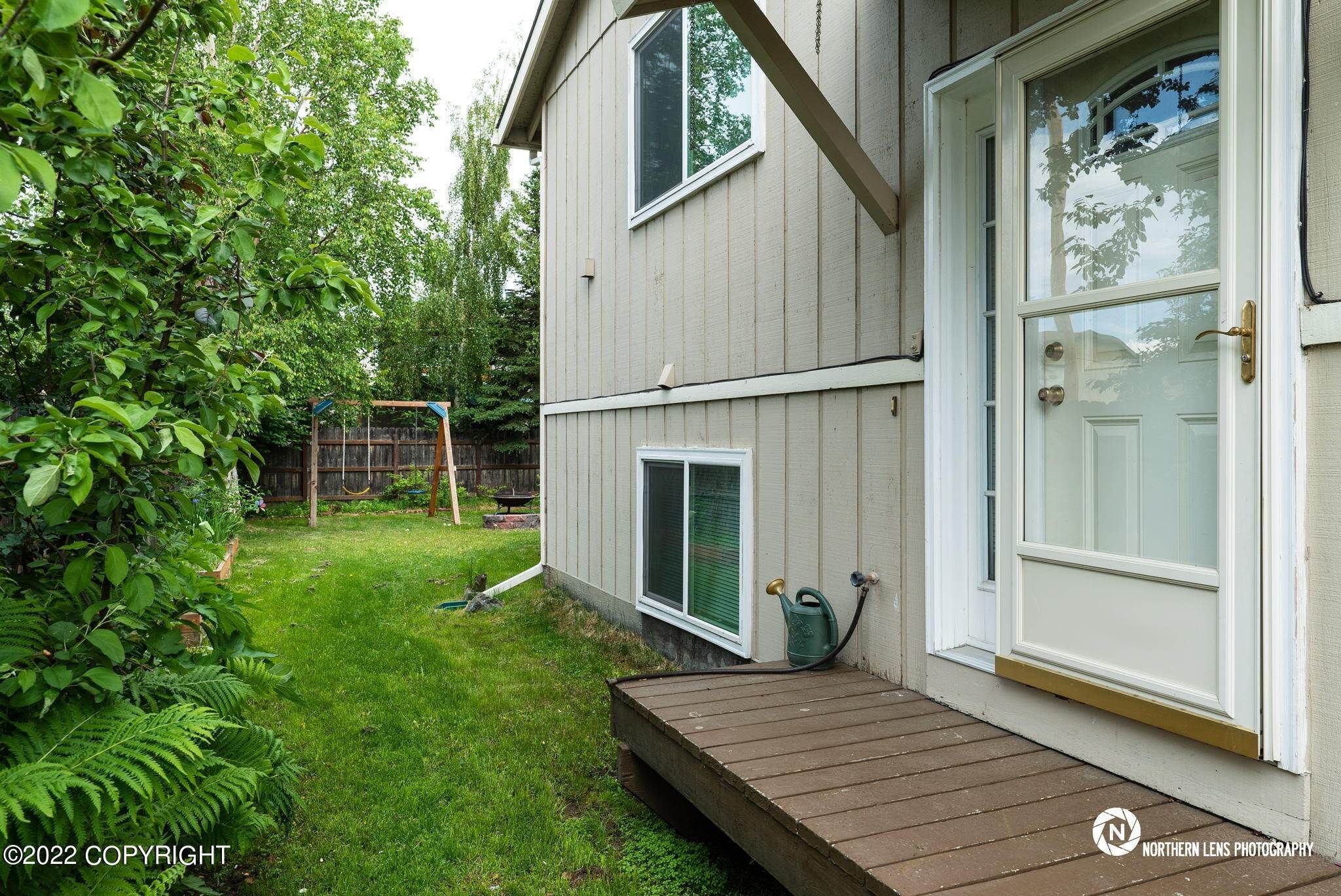 4. Single Family Homes for Sale at 3519 Sagan Circle Anchorage, Alaska 99517 United States