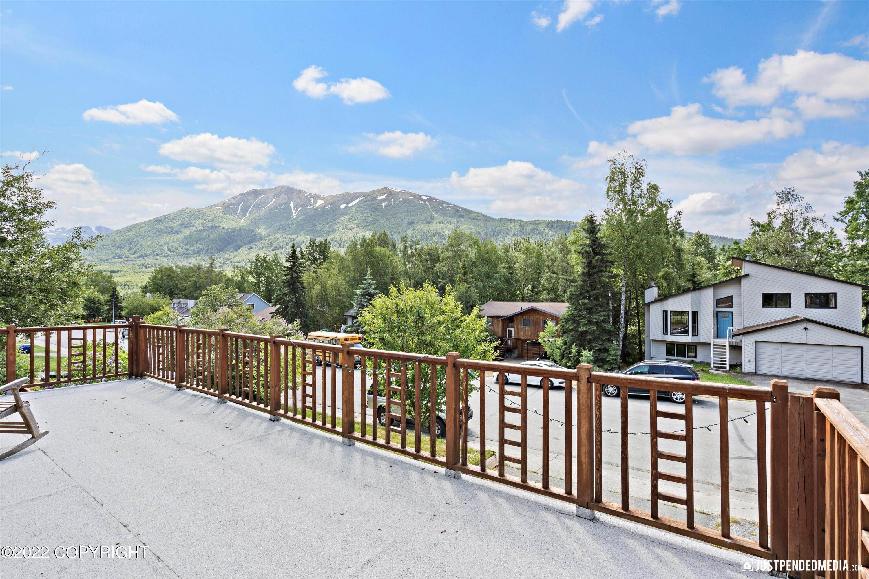 5. Single Family Homes for Sale at 9167 W Parkview Terrace Loop Eagle River, Alaska 99577 United States