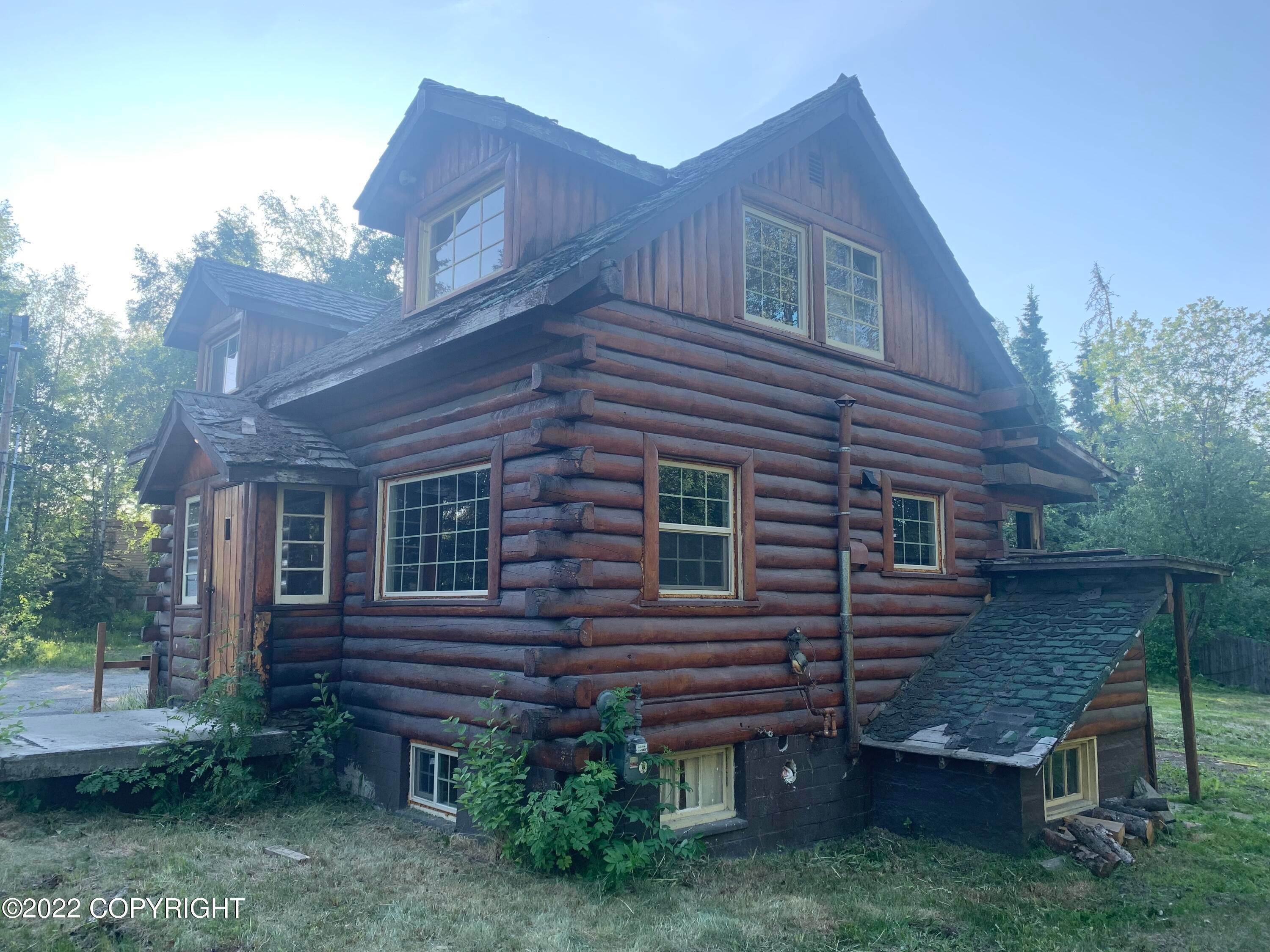 7. Single Family Homes for Sale at 2255 Dorbrandt Street Anchorage, Alaska 99503 United States