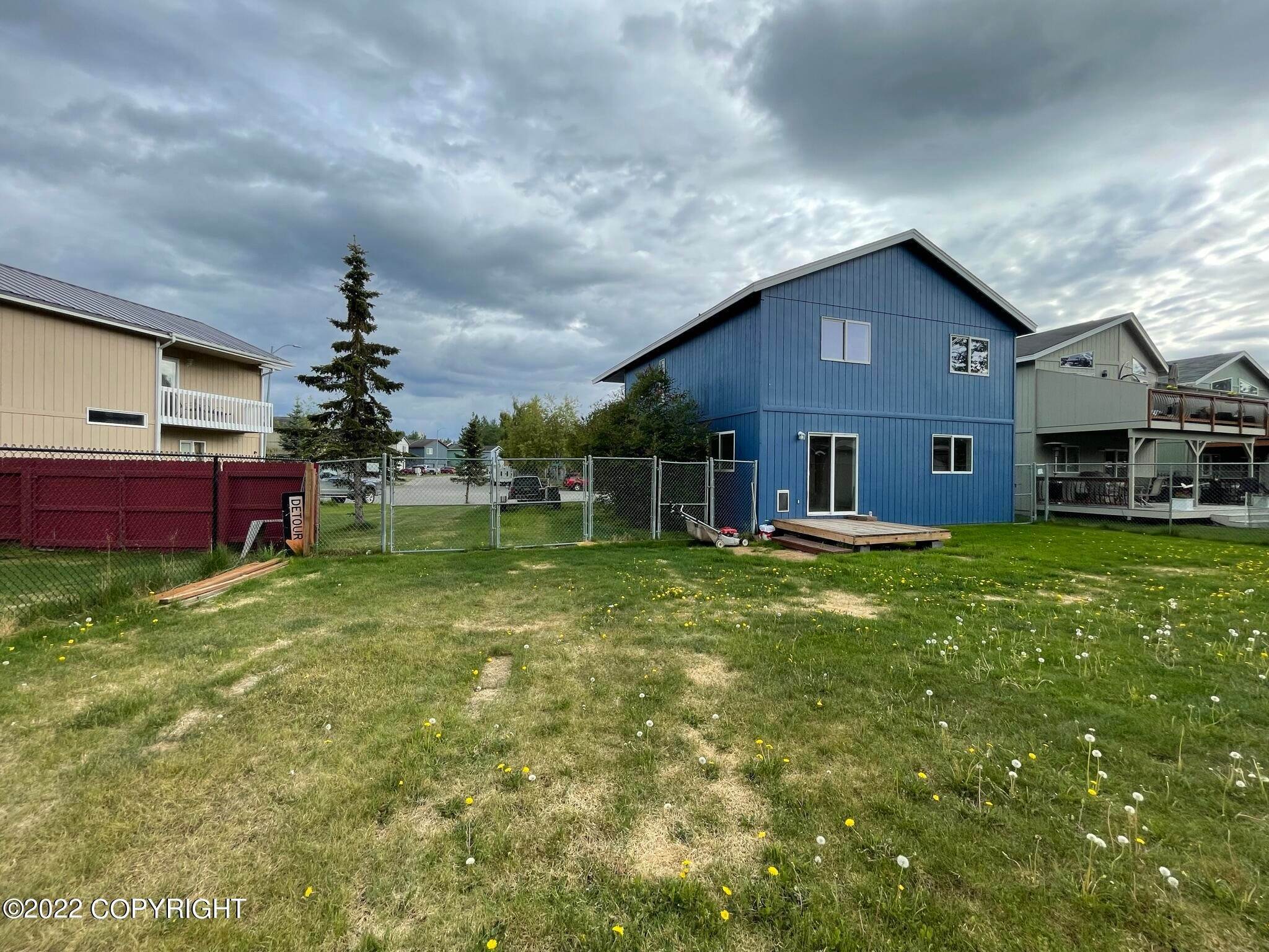33. Single Family Homes for Sale at 8607 Brookridge Drive Anchorage, Alaska 99504 United States