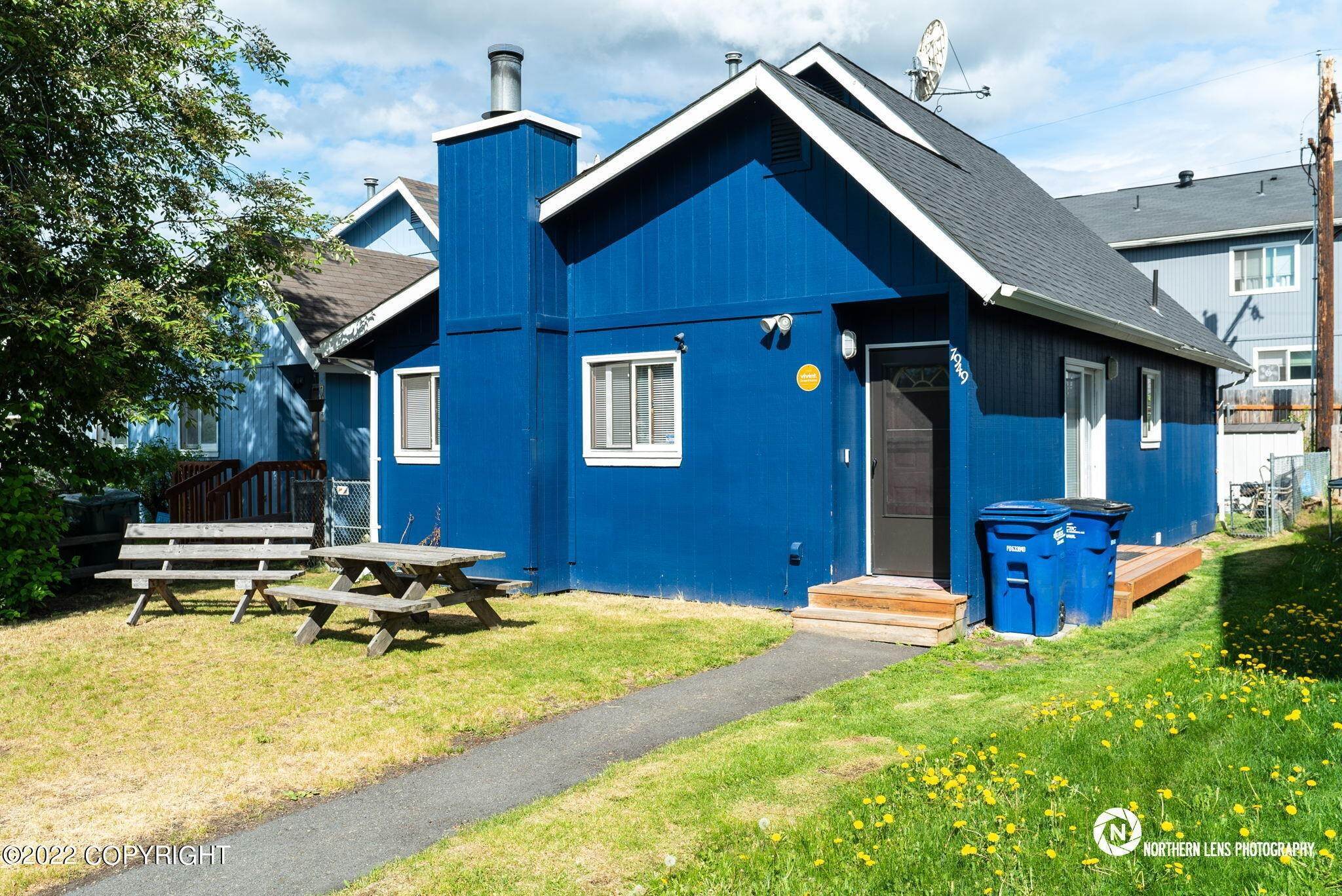 27. Single Family Homes for Sale at 7949 Moose Run Circle Anchorage, Alaska 99507 United States