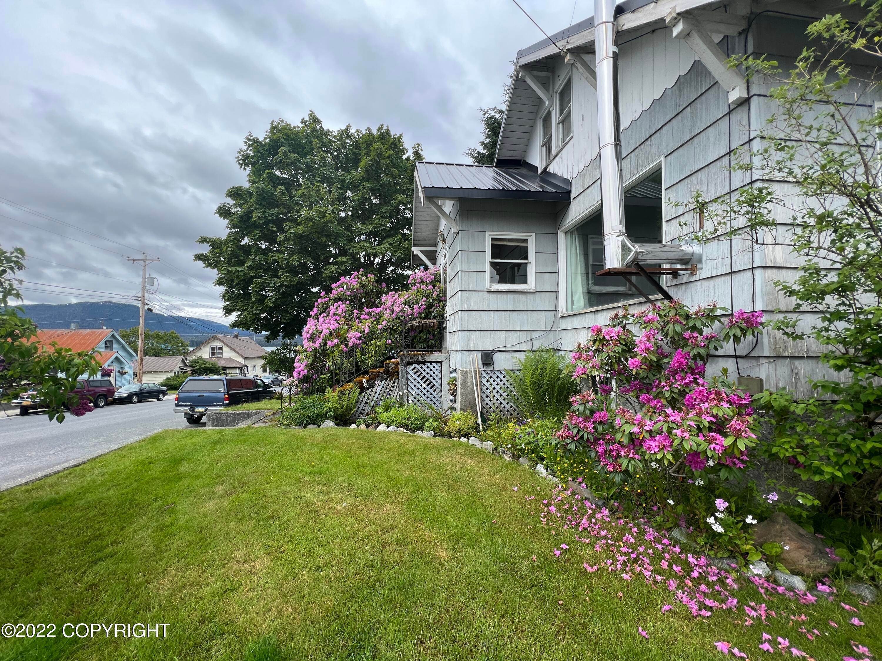 4. Single Family Homes for Sale at 109 Dolphin Street Petersburg, Alaska 99833 United States