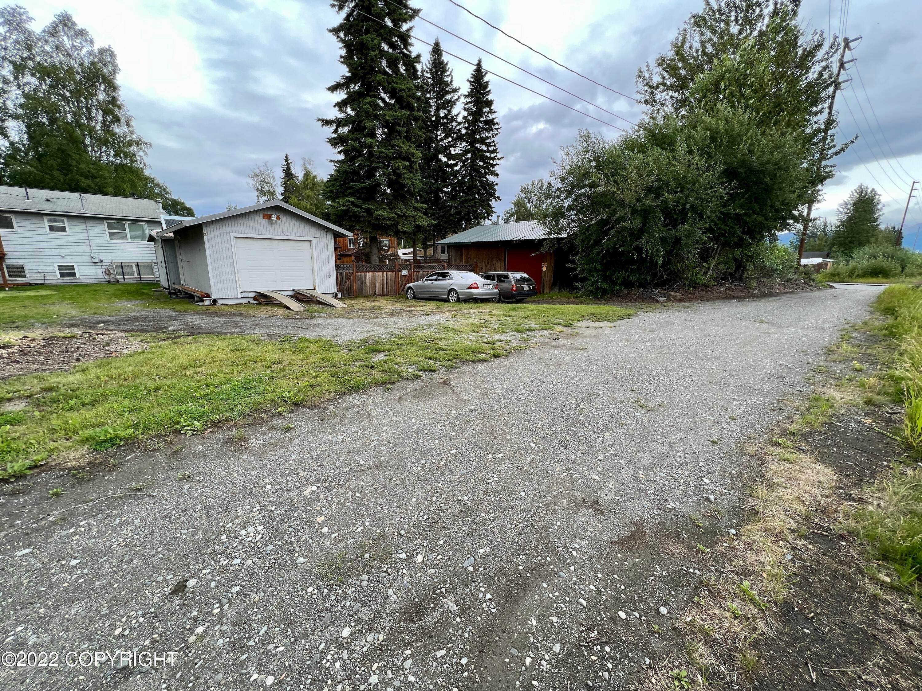 46. Single Family Homes for Sale at 910 Southampton Drive Anchorage, Alaska 99503 United States
