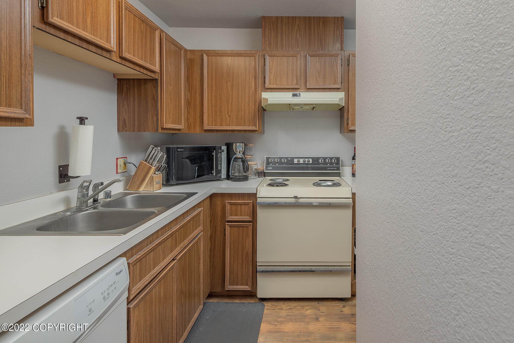 11. Condominiums for Sale at 2621 Palmer Court #C4 Anchorage, Alaska 99508 United States
