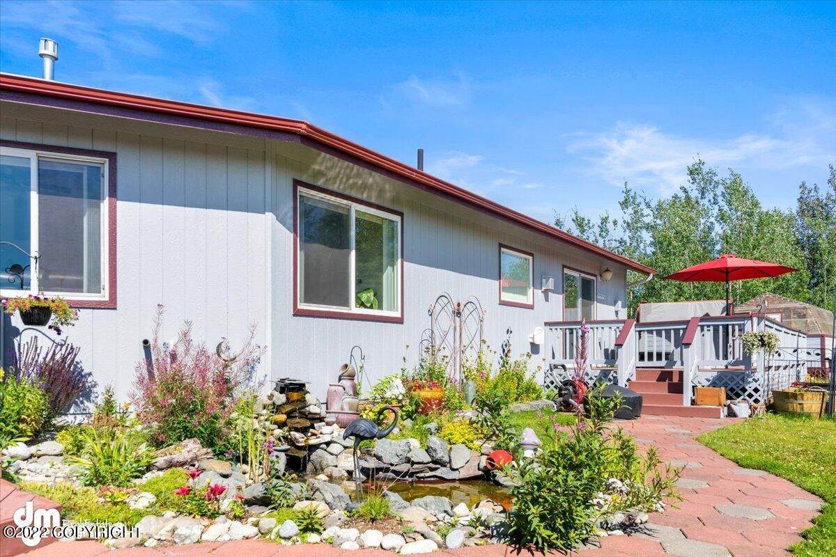 35. Single Family Homes for Sale at 294 N Tiffany Drive Palmer, Alaska 99645 United States