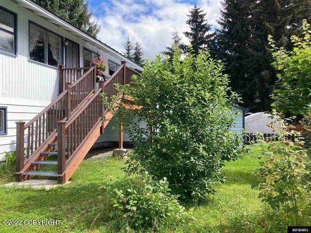 2. Single Family Homes for Sale at 9098 Pinedale Street Juneau, Alaska 99801 United States