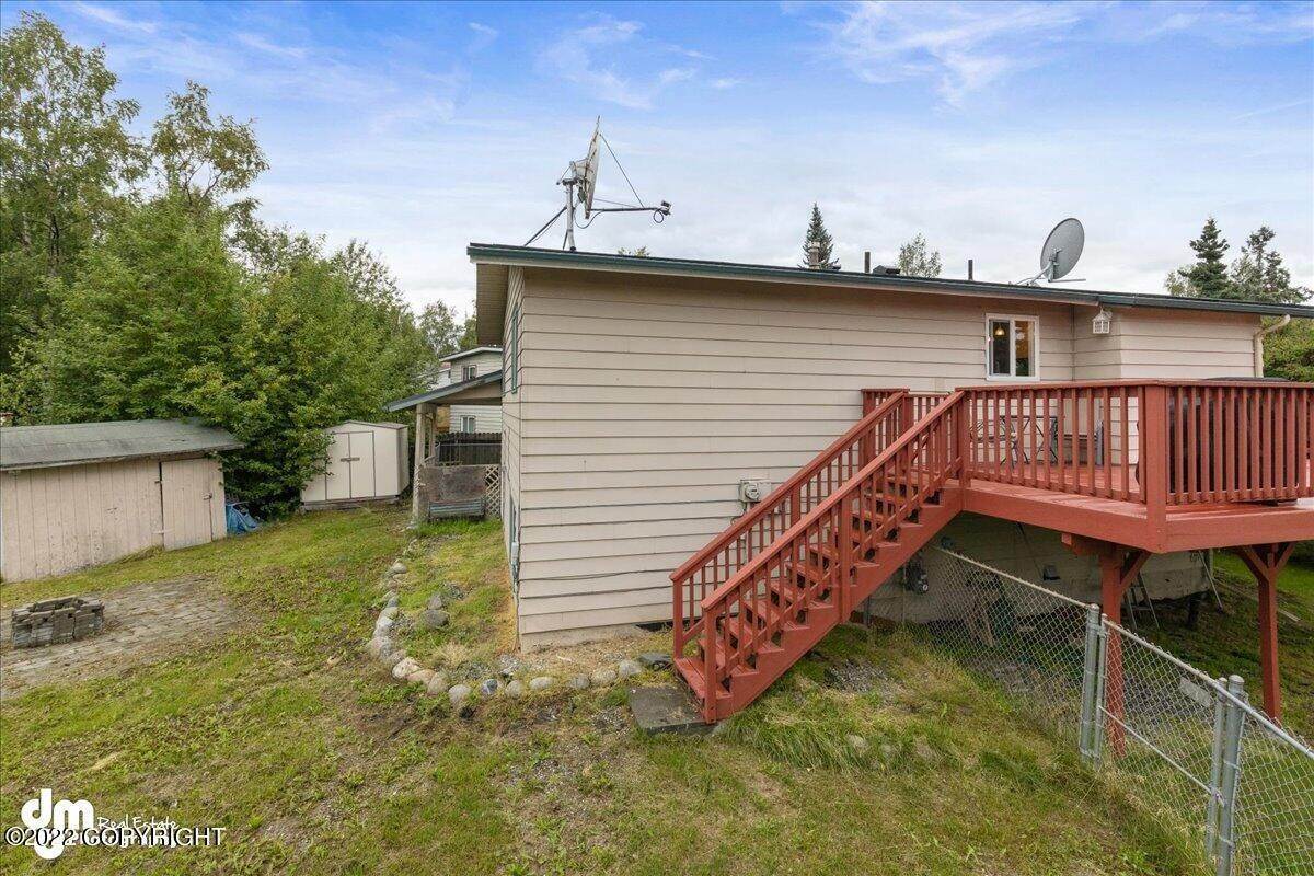 30. Single Family Homes for Sale at 1805 Cindylee Lane Anchorage, Alaska 99507 United States