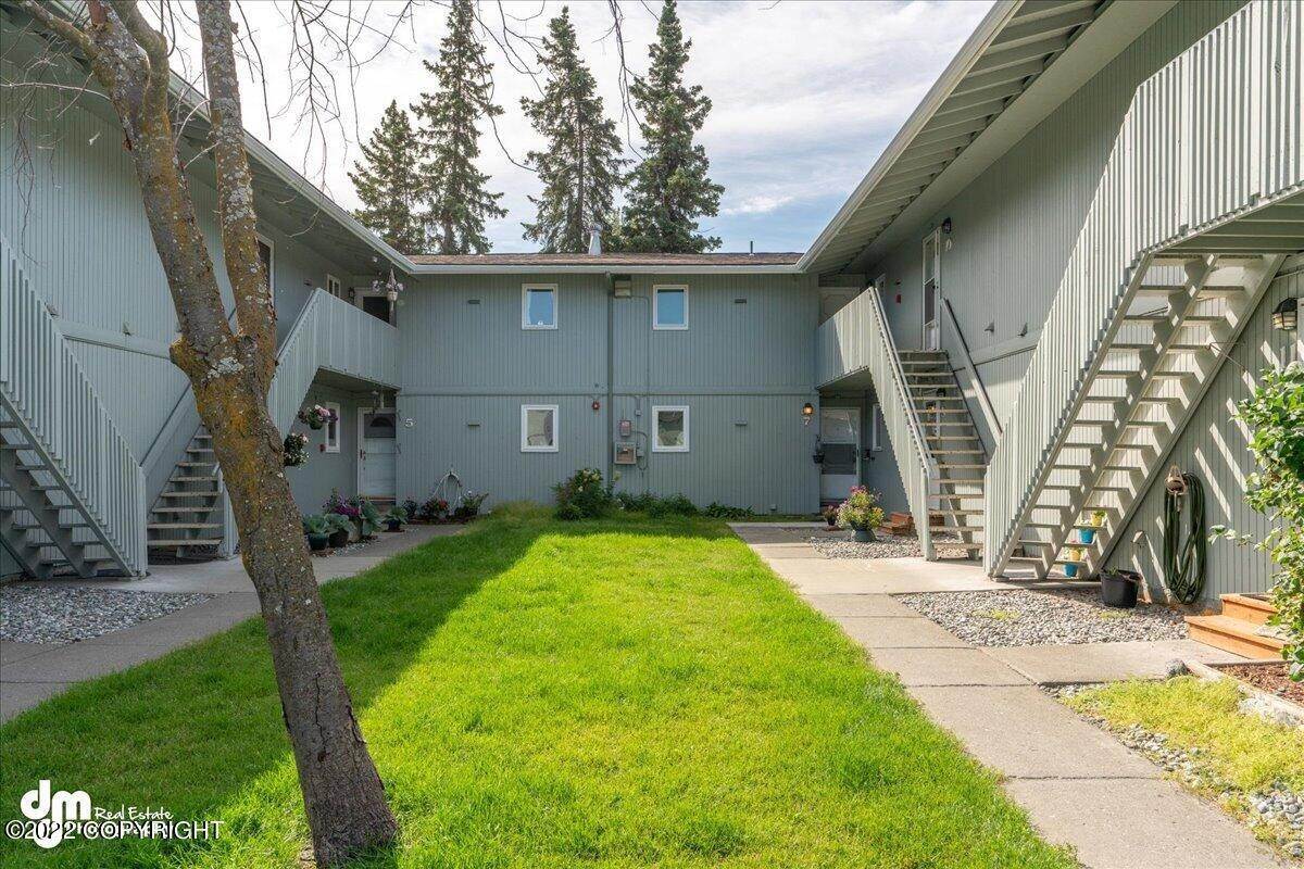 19. Condominiums for Sale at 190 Grand Larry Street #A-7 Anchorage, Alaska 99504 United States