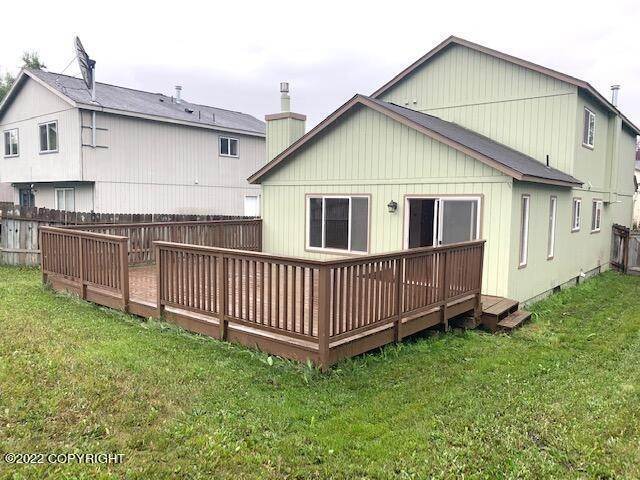 4. Single Family Homes for Sale at 7511 Bravo Circle Anchorage, Alaska 99507 United States