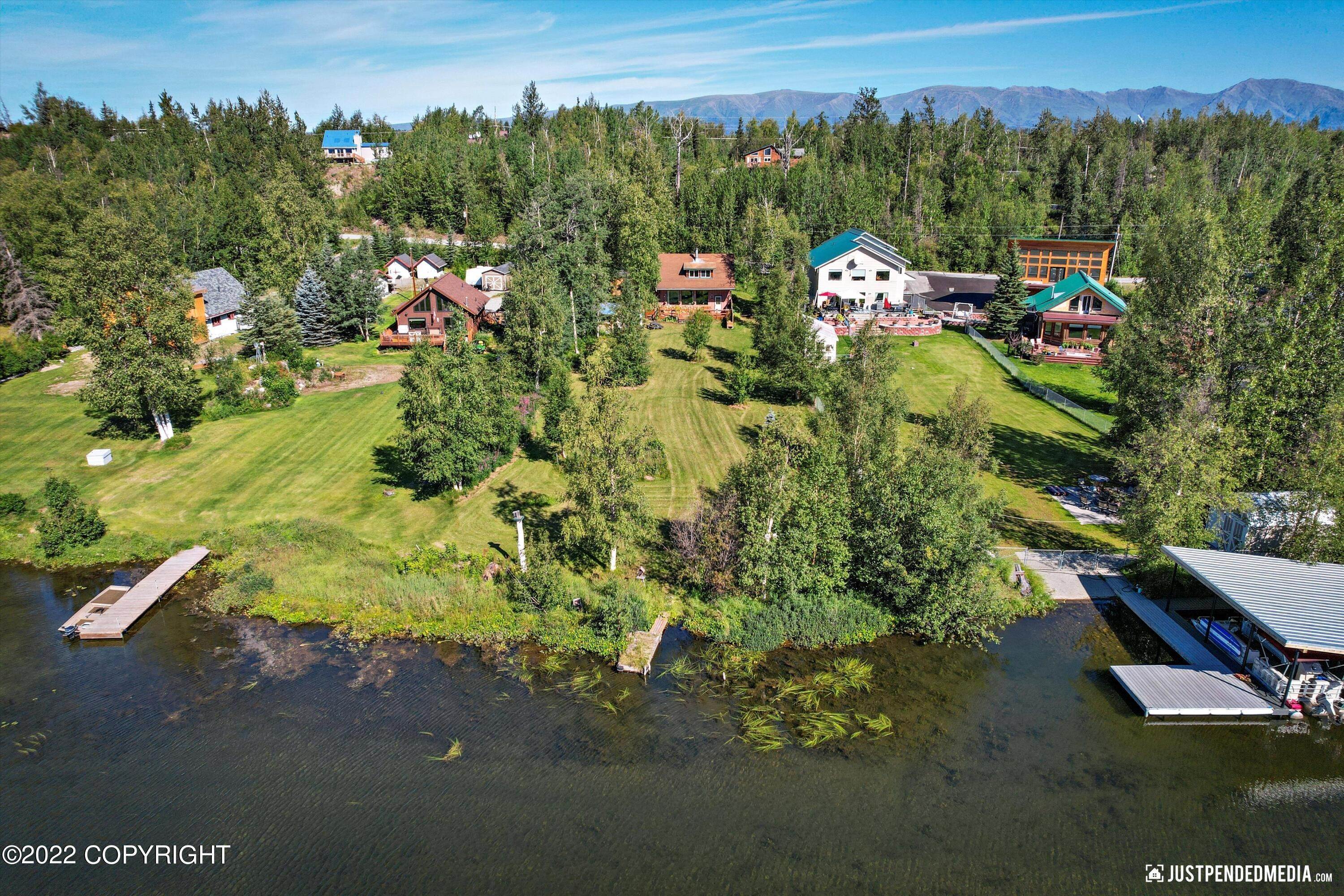 33. Single Family Homes for Sale at 3200 E Palmdale Drive Wasilla, Alaska 99654 United States