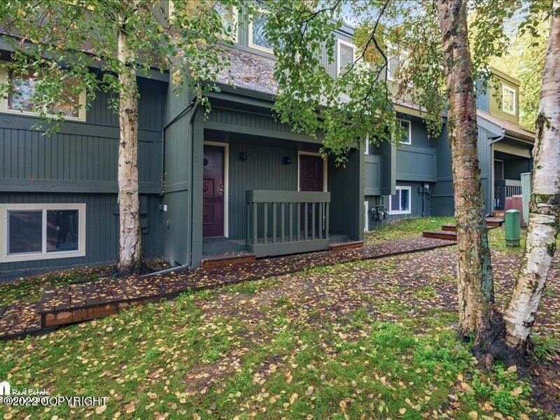 27. Condominiums for Sale at 3508 Heartwood Place #163 Anchorage, Alaska 99504 United States