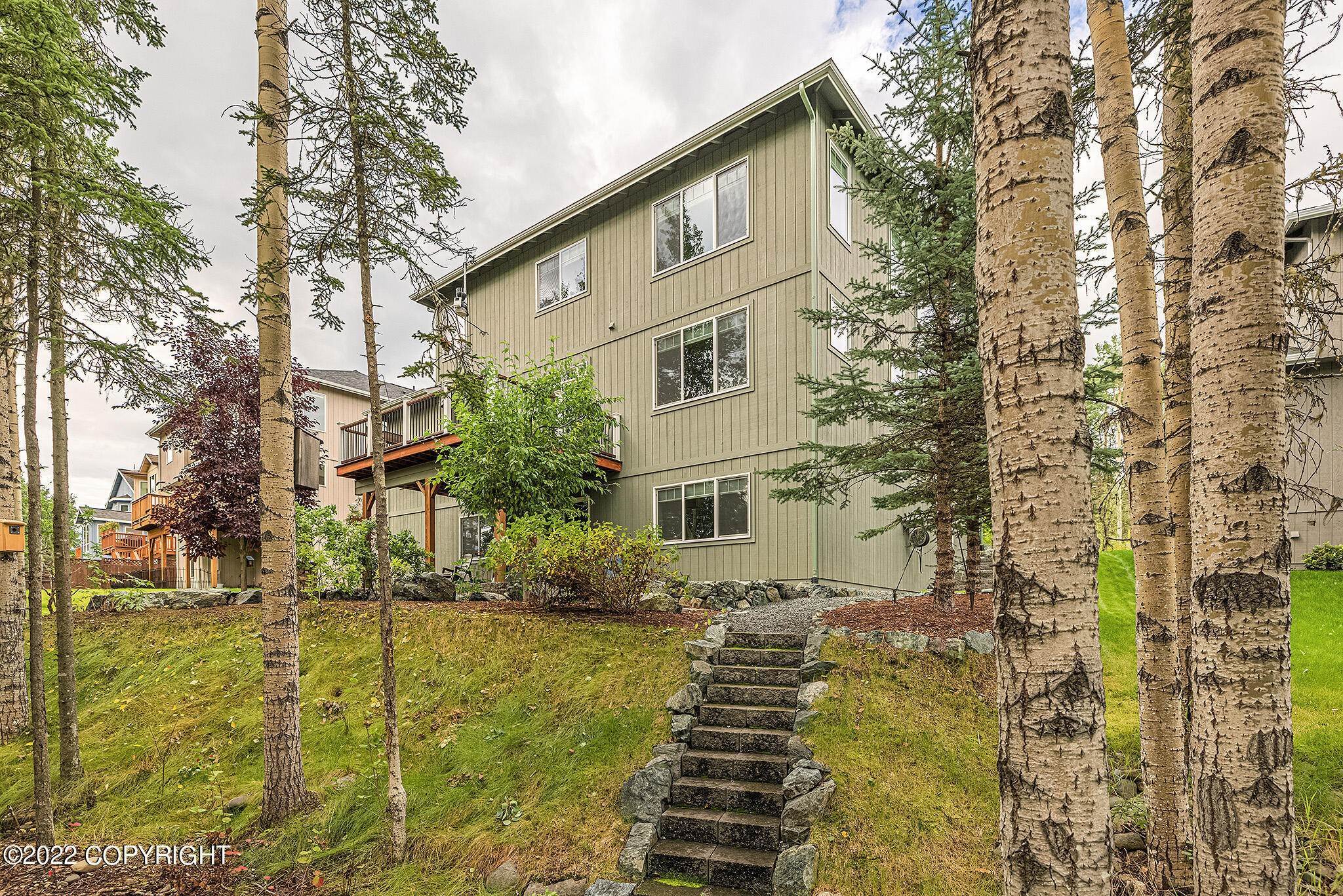 40. Single Family Homes for Sale at 17586 Yellowstone Drive Eagle River, Alaska 99577 United States