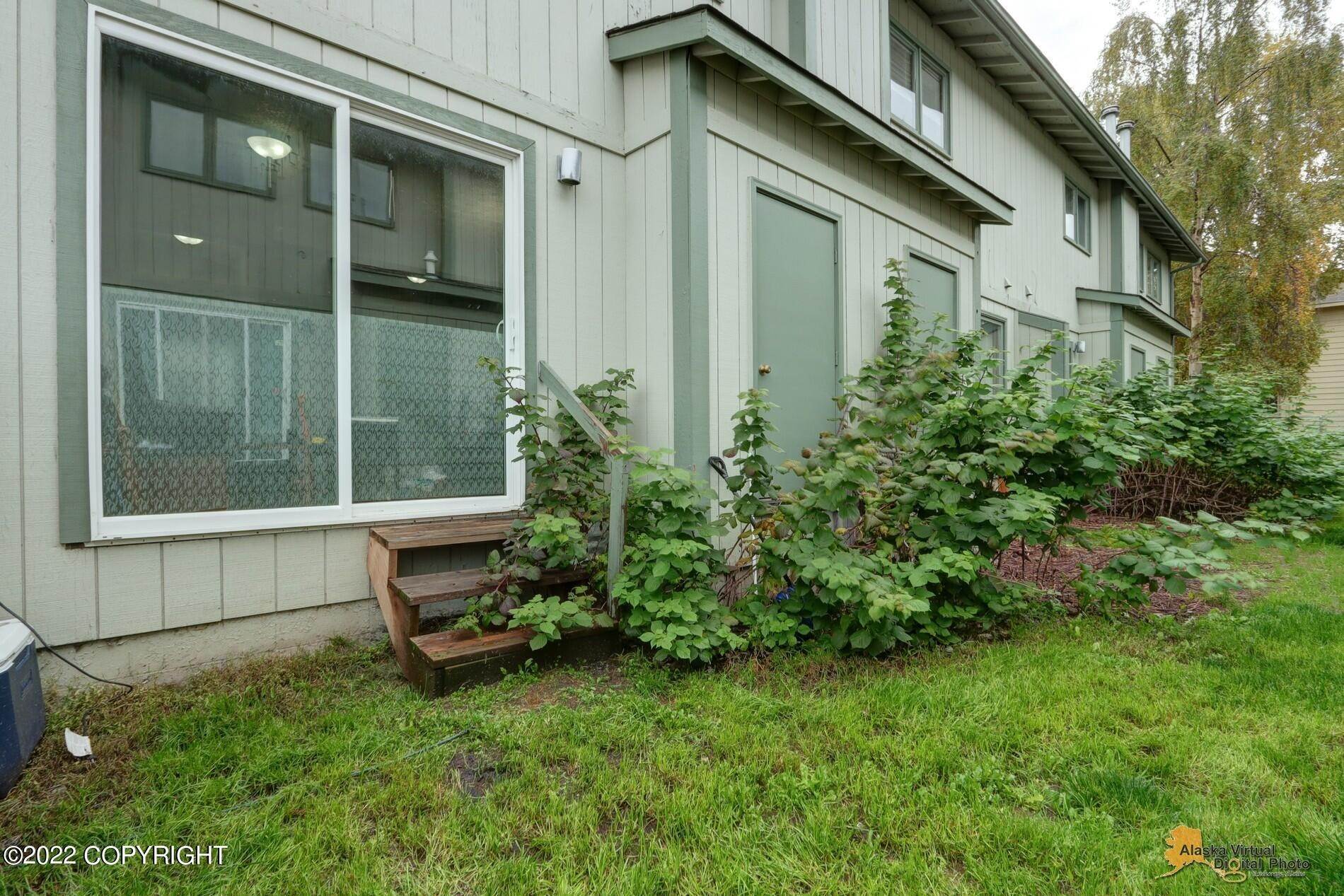 28. Condominiums for Sale at 1711 Russian Jack Drive #B-1 Anchorage, Alaska 99508 United States