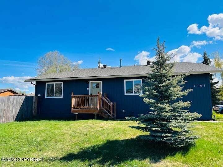 4. Single Family Homes for Sale at 1101 Crow Berry Circle Anchorage, Alaska 99515 United States