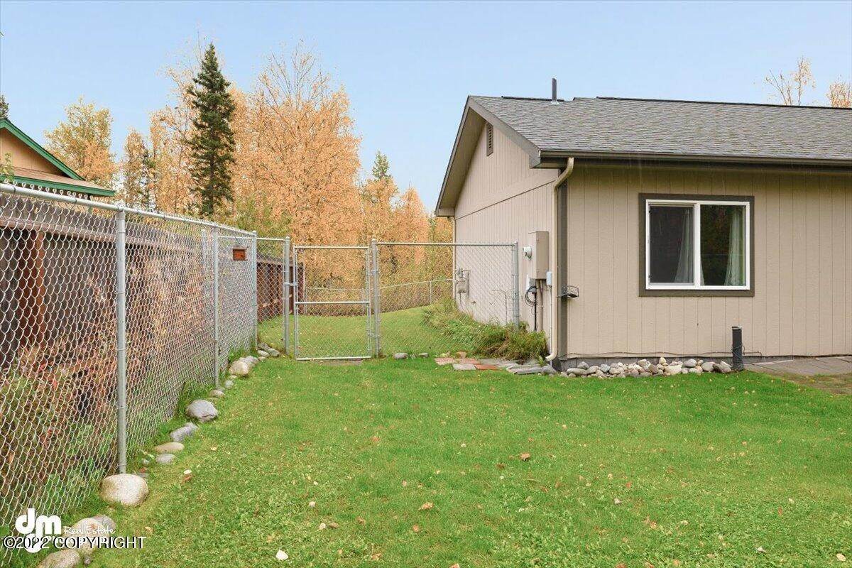 28. Single Family Homes for Sale at 3060 N Bald Eagle Drive Wasilla, Alaska 99654 United States