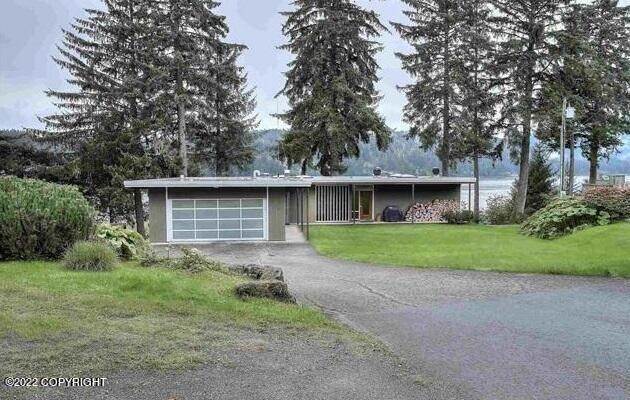 Single Family Homes 为 销售 在 12325 Glacier Highway Auke Bay, 阿拉斯加州 99821 美国