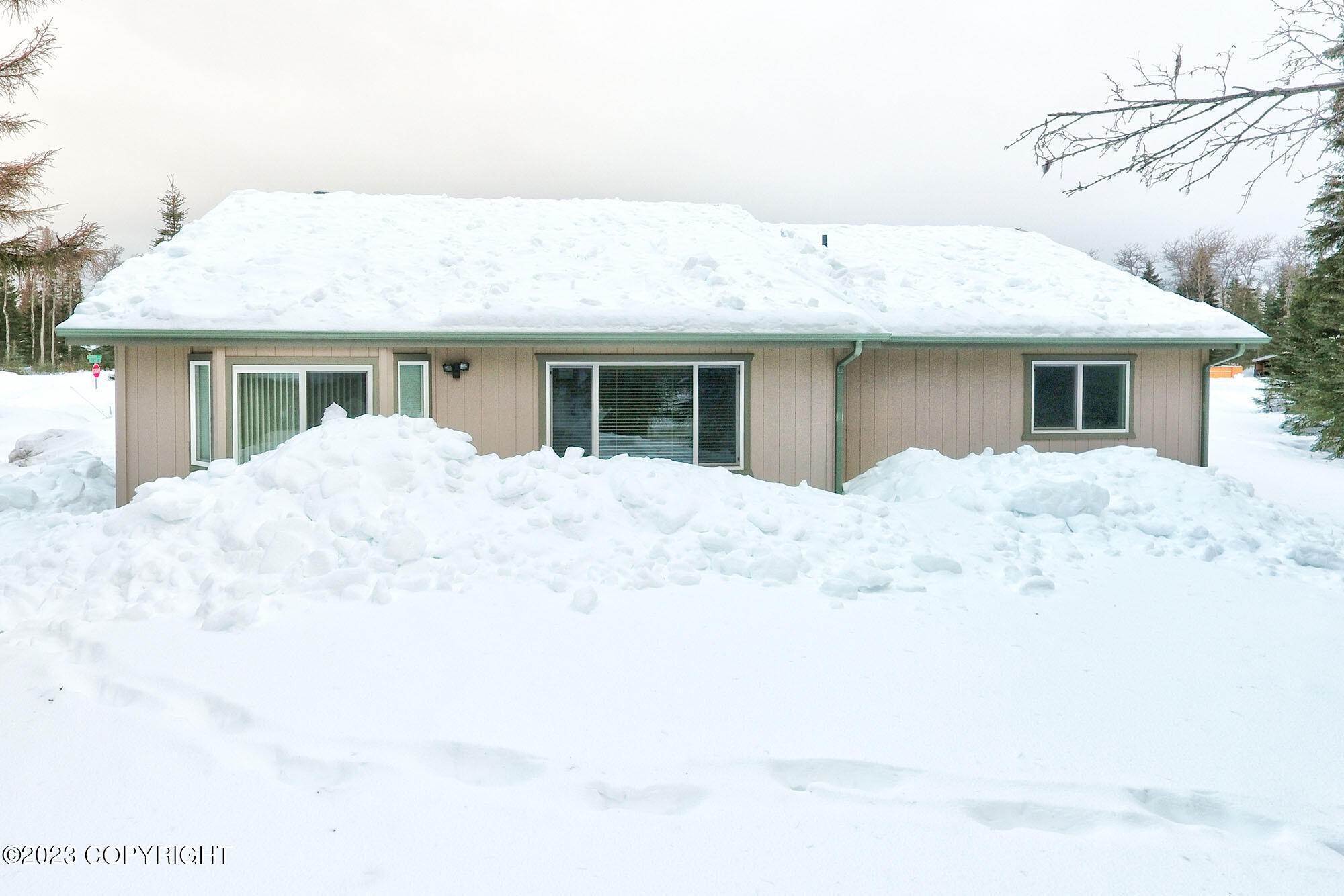 9. Single Family Homes for Sale at 1101 Leeward Drive Kenai, Alaska 99611 United States