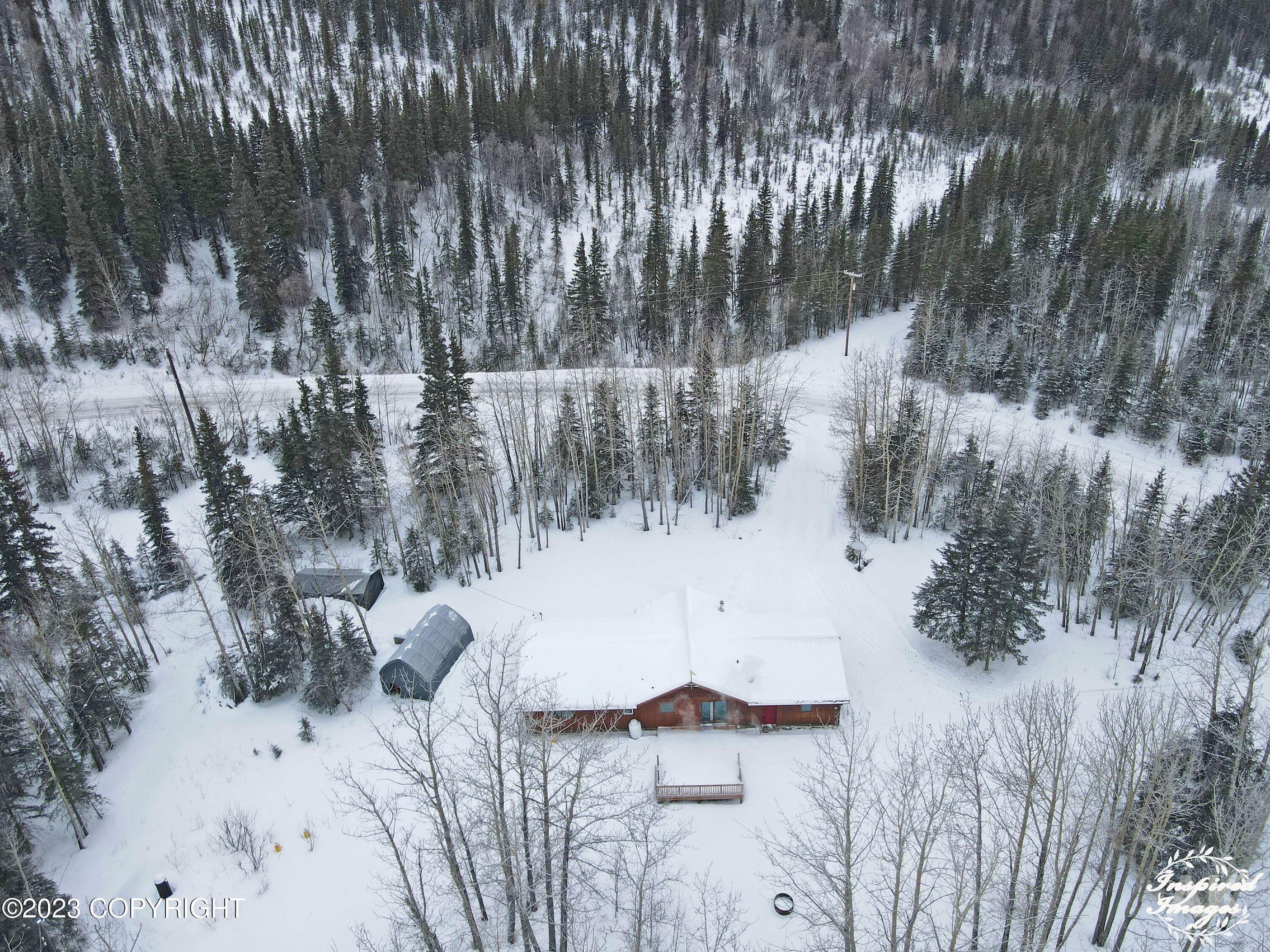 39. Single Family Homes for Sale at 2 Mile Lignite Road Healy, Alaska 99743 United States