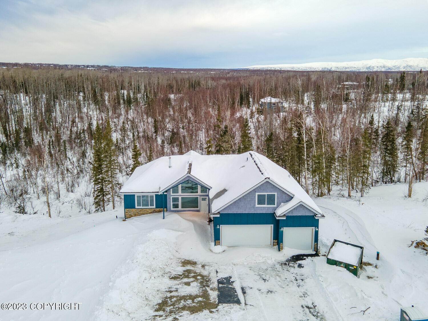 39. Single Family Homes for Sale at 7188 S Hayfield Road Wasilla, Alaska 99623 United States