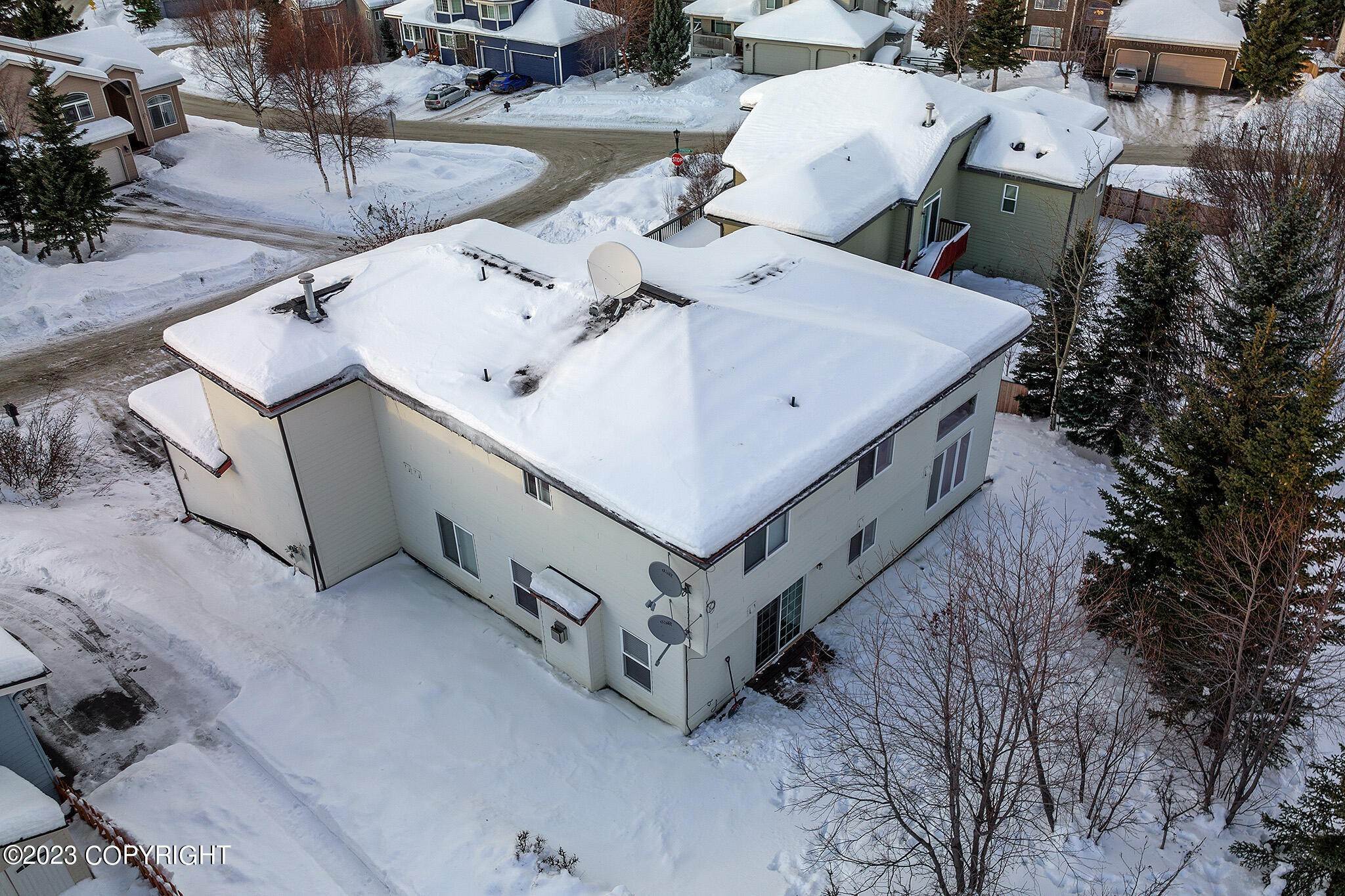 29. Single Family Homes for Sale at 16111 Bridgewood Circle Anchorage, Alaska 99516 United States