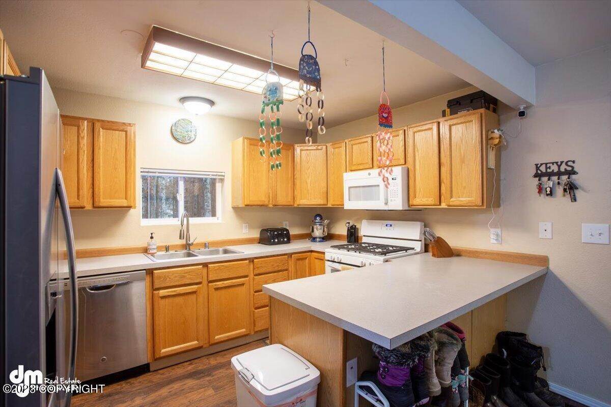 11. Single Family Homes for Sale at 2281 N Cottonwood Loop Wasilla, Alaska 99654 United States