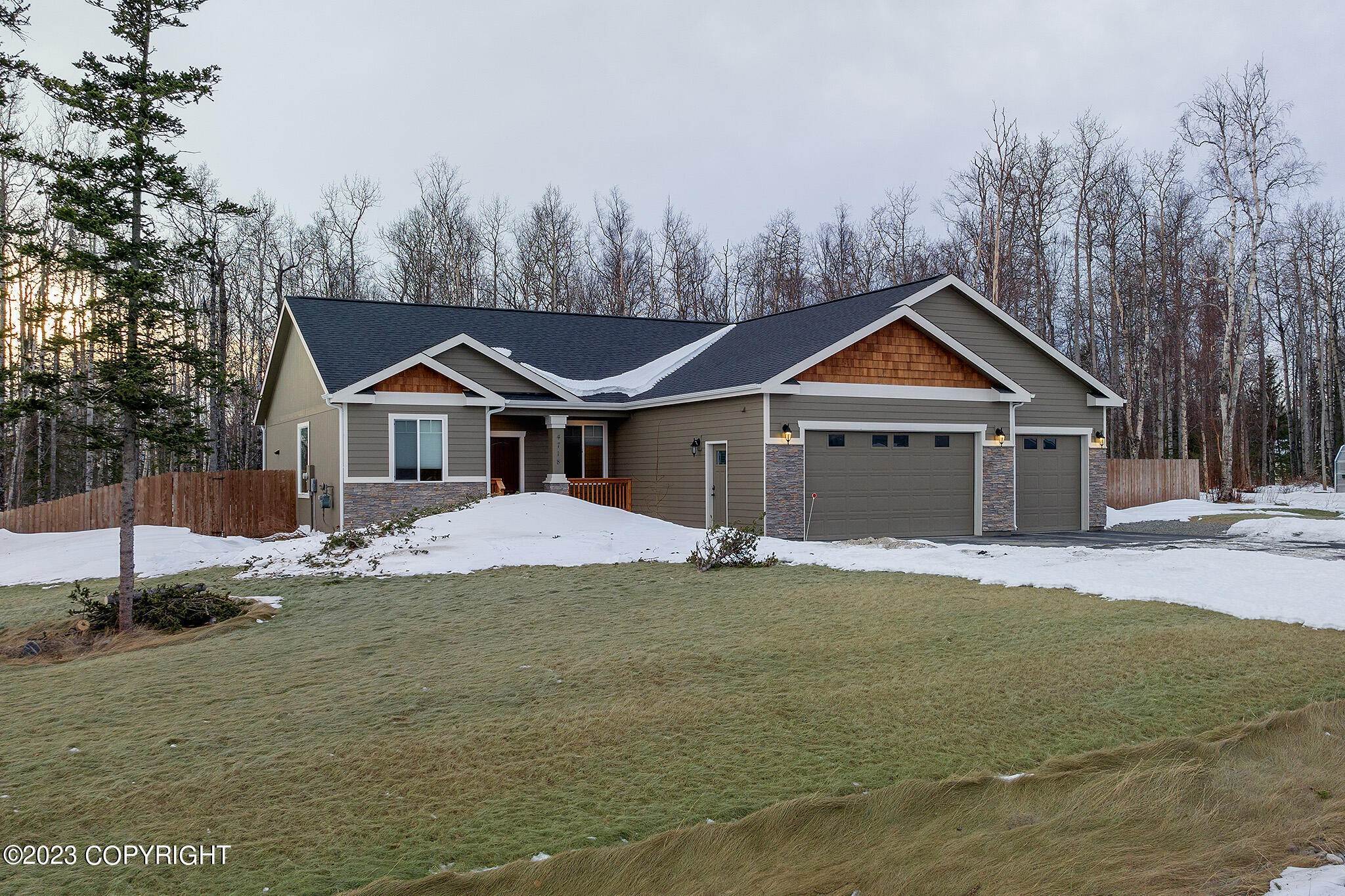 27. Single Family Homes for Sale at 4718 E Mary Martin Drive Wasilla, Alaska 99654 United States