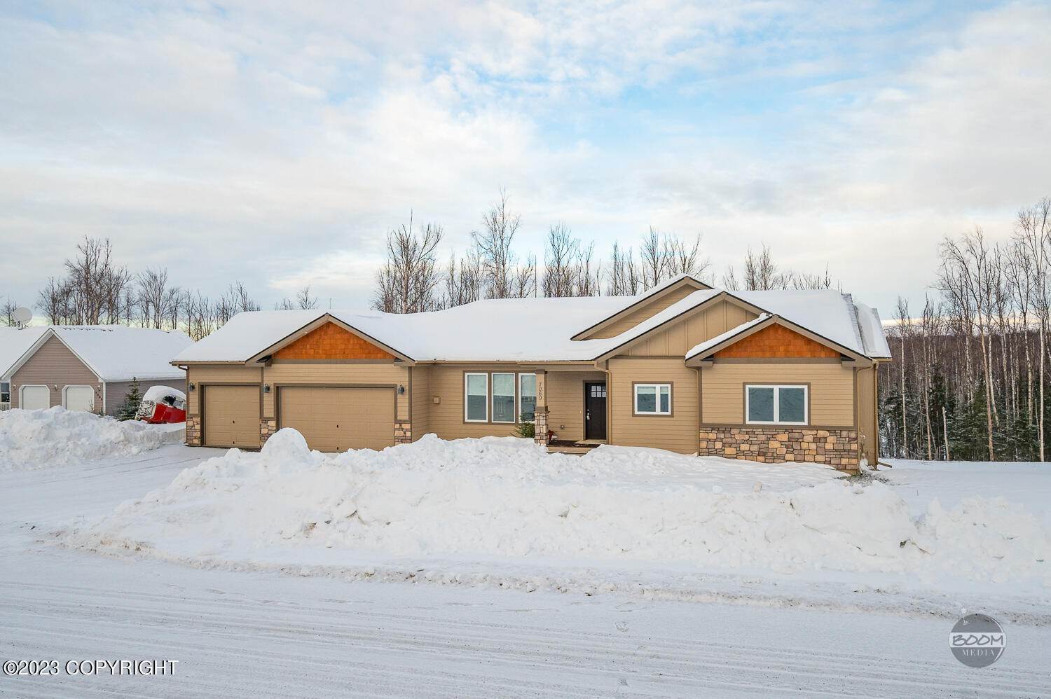 5. Single Family Homes for Sale at 7069 W White Birch Road Wasilla, Alaska 99623 United States