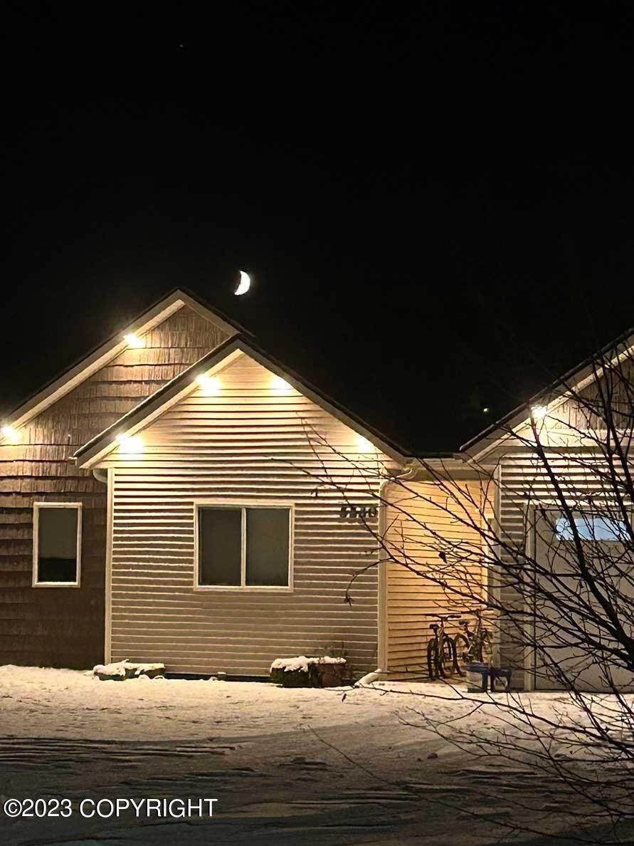 28. Single Family Homes for Sale at 5530 E Cherry Circle Wasilla, Alaska 99654 United States