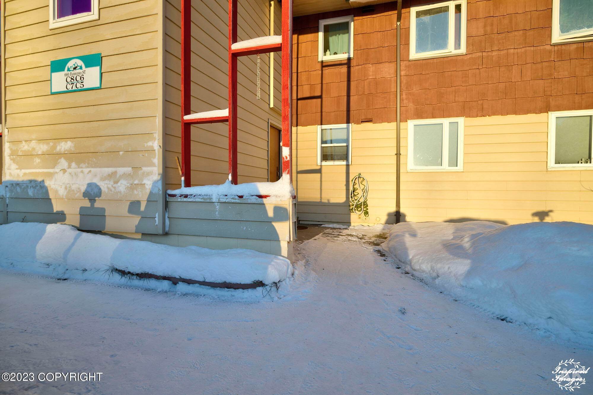 19. Condominiums for Sale at 660 Fairbanks Street #C7 Fairbanks, Alaska 99709 United States