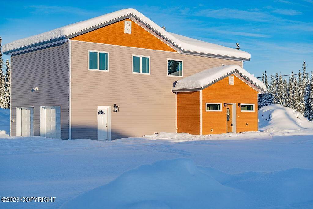 Single Family Homes for Sale at 3586 Preston Drive North Pole, Alaska 99705 United States