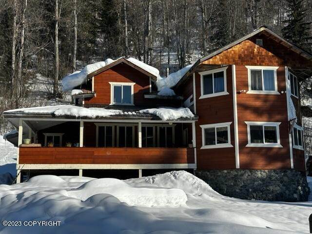 Single Family Homes por un Venta en 33734 Haines Highway Haines, Alaska 99827 Estados Unidos