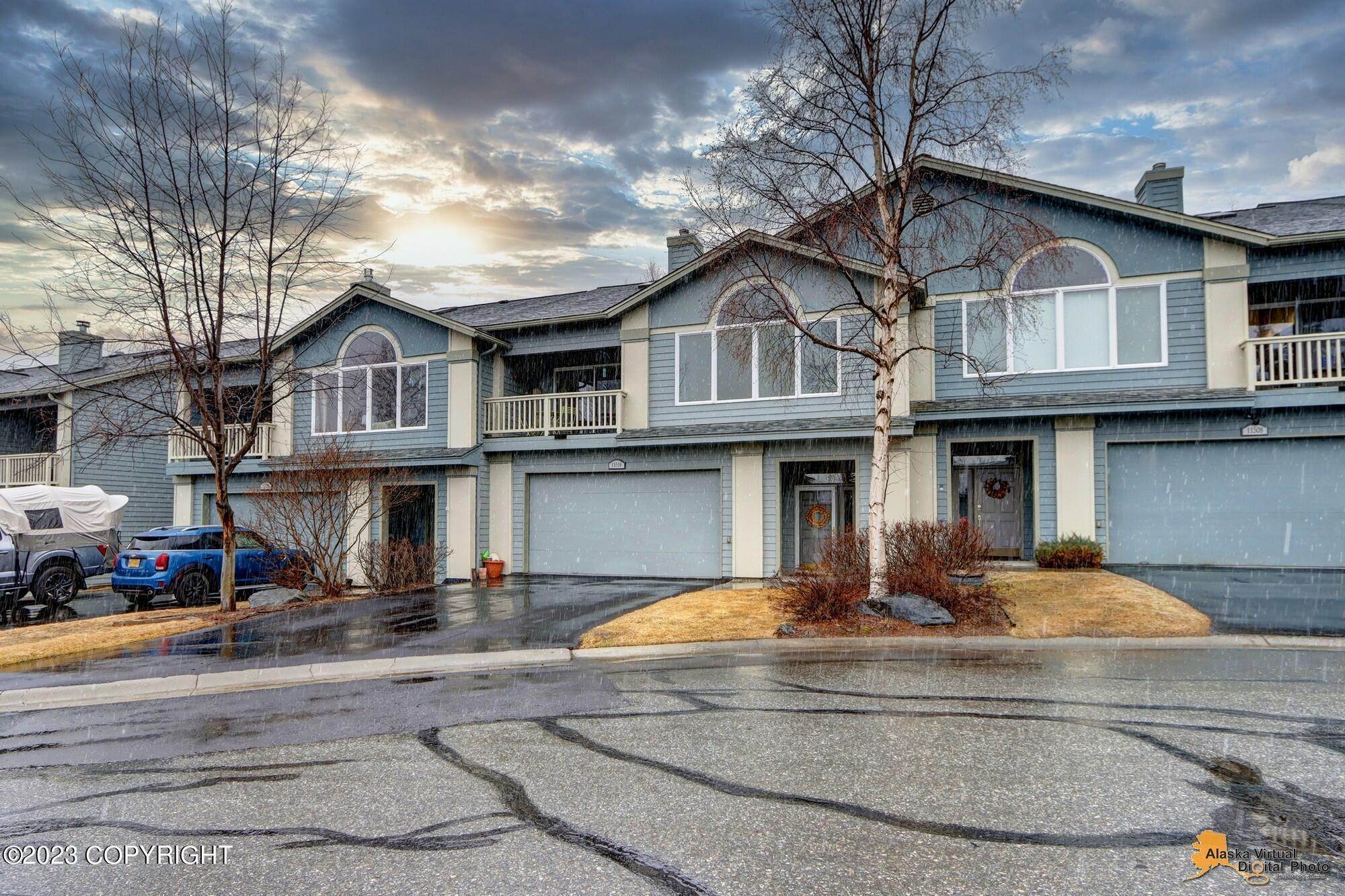 35. Condominiums for Sale at 11516 Tanglewood Lakes Circle #B-2 Anchorage, Alaska 99516 United States